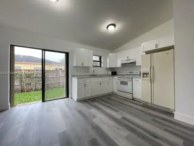 28393 SW 140th Pl, Homestead FL 33033 photo 3