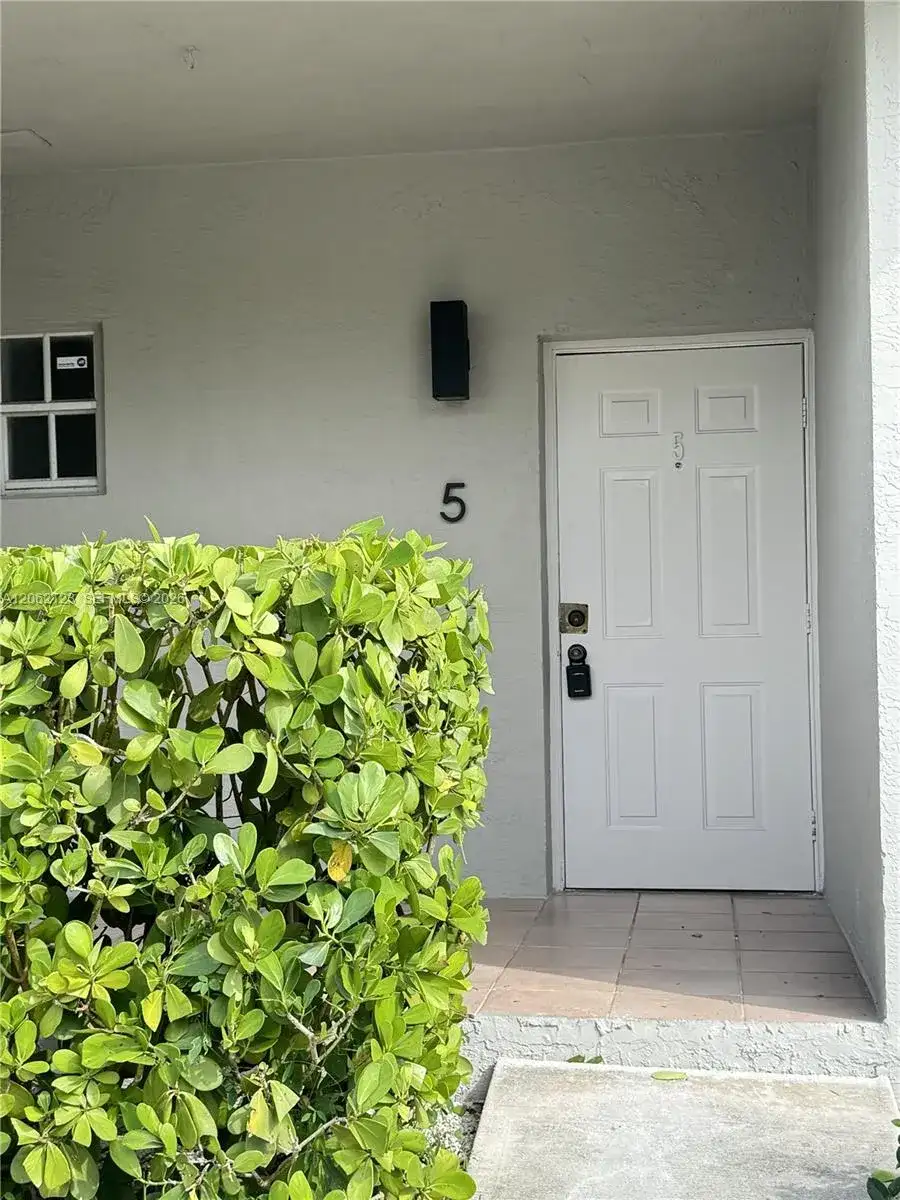 11810 NE 19th Dr # 5, North Miami FL 33181 photo 3