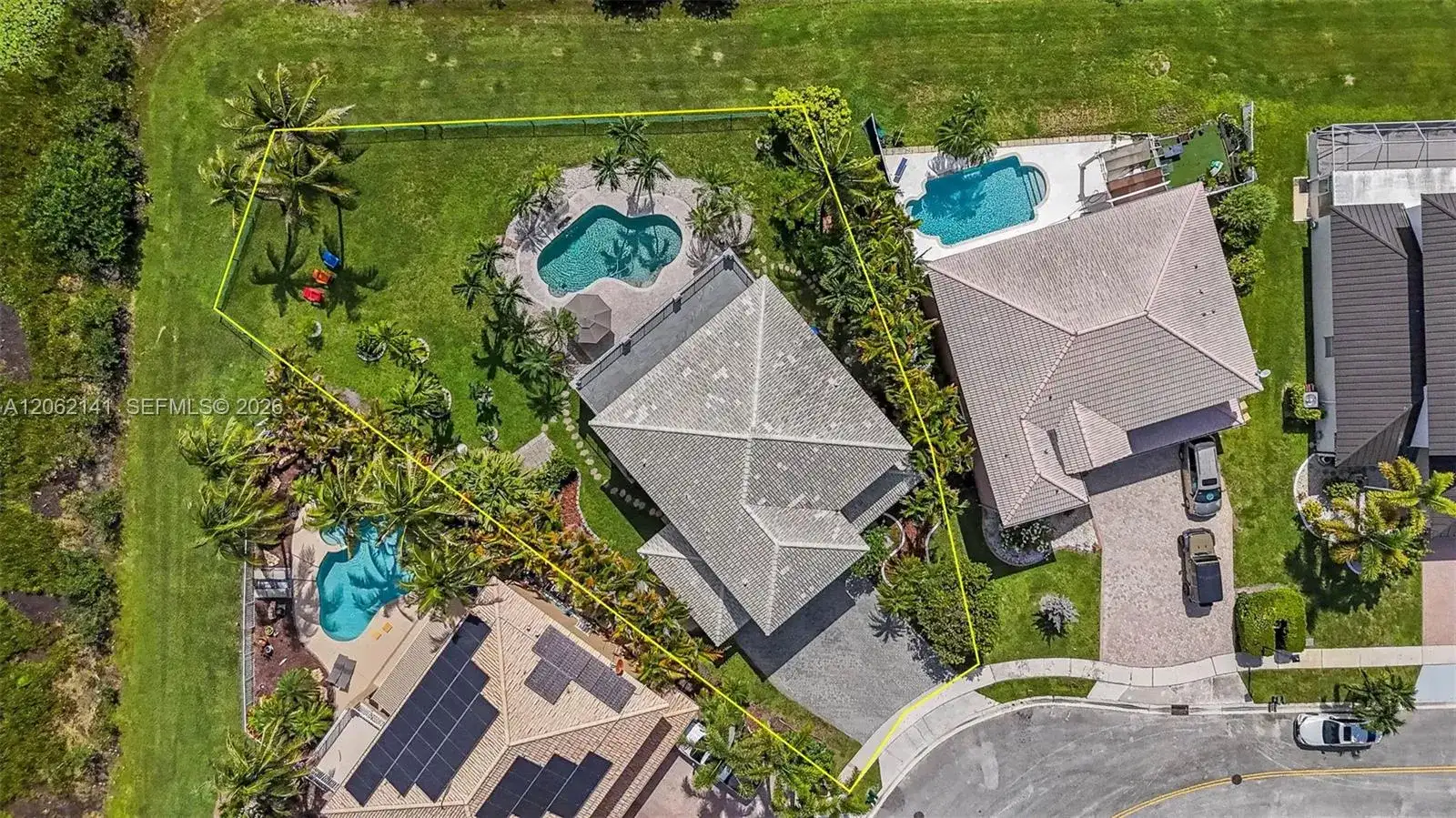 694 SW 168th Way, Pembroke Pines FL 33027 photo 4