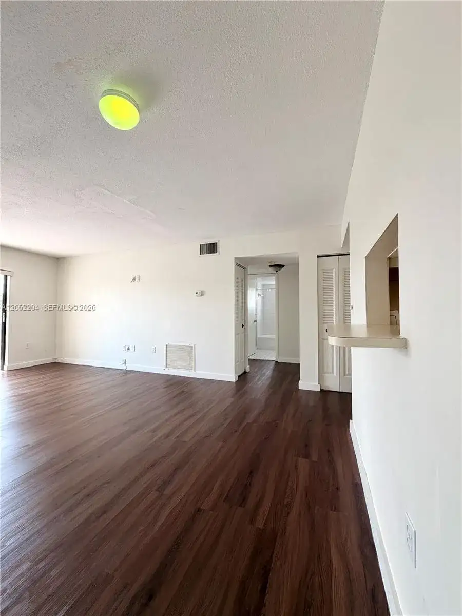 10431 N Kendall Dr # D314, Miami FL 33176 photo 2