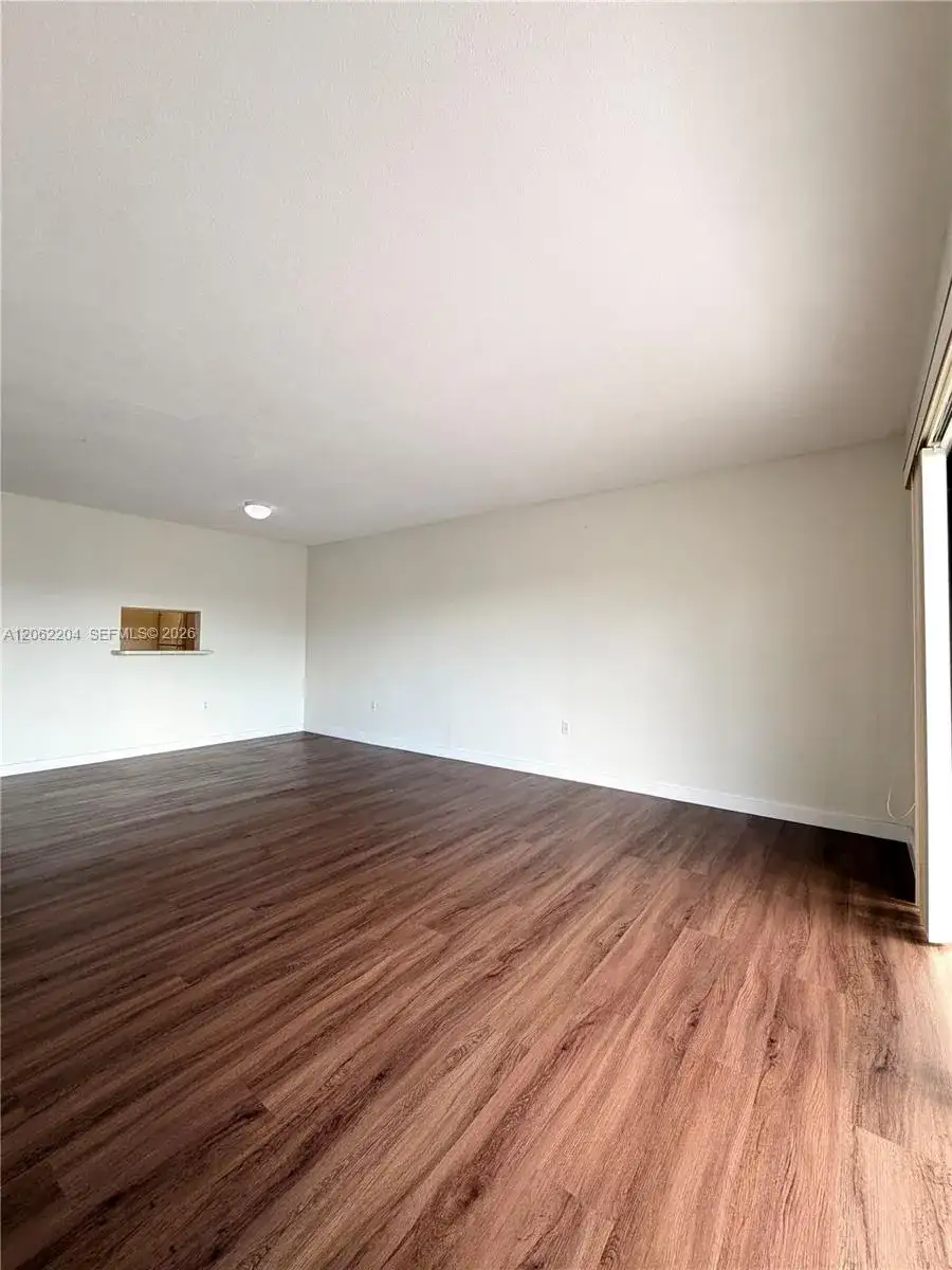 10431 N Kendall Dr # D314, Miami FL 33176 photo 5