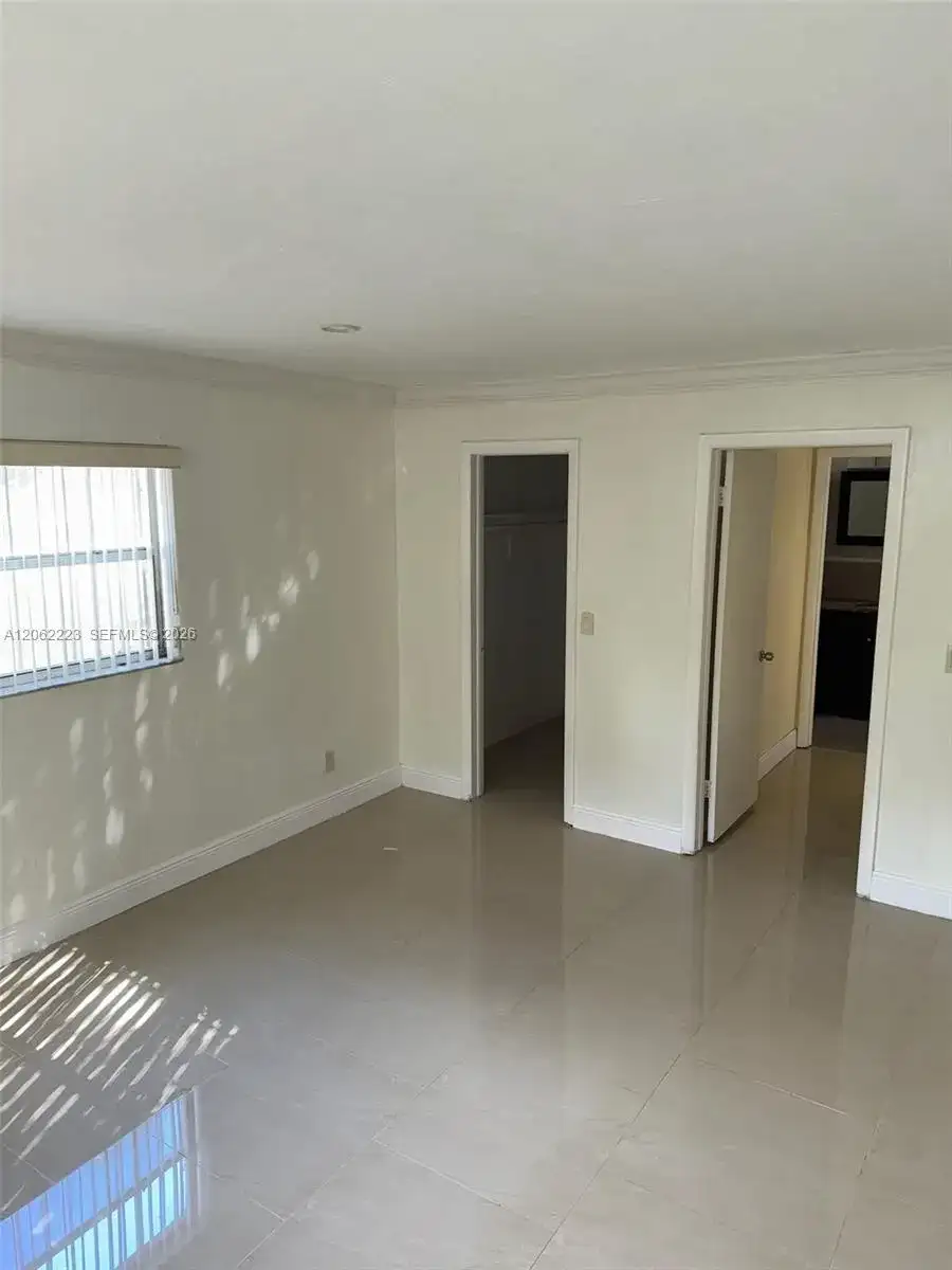 14052 NE 2nd Ct # 221, Miami FL 33161 photo 3