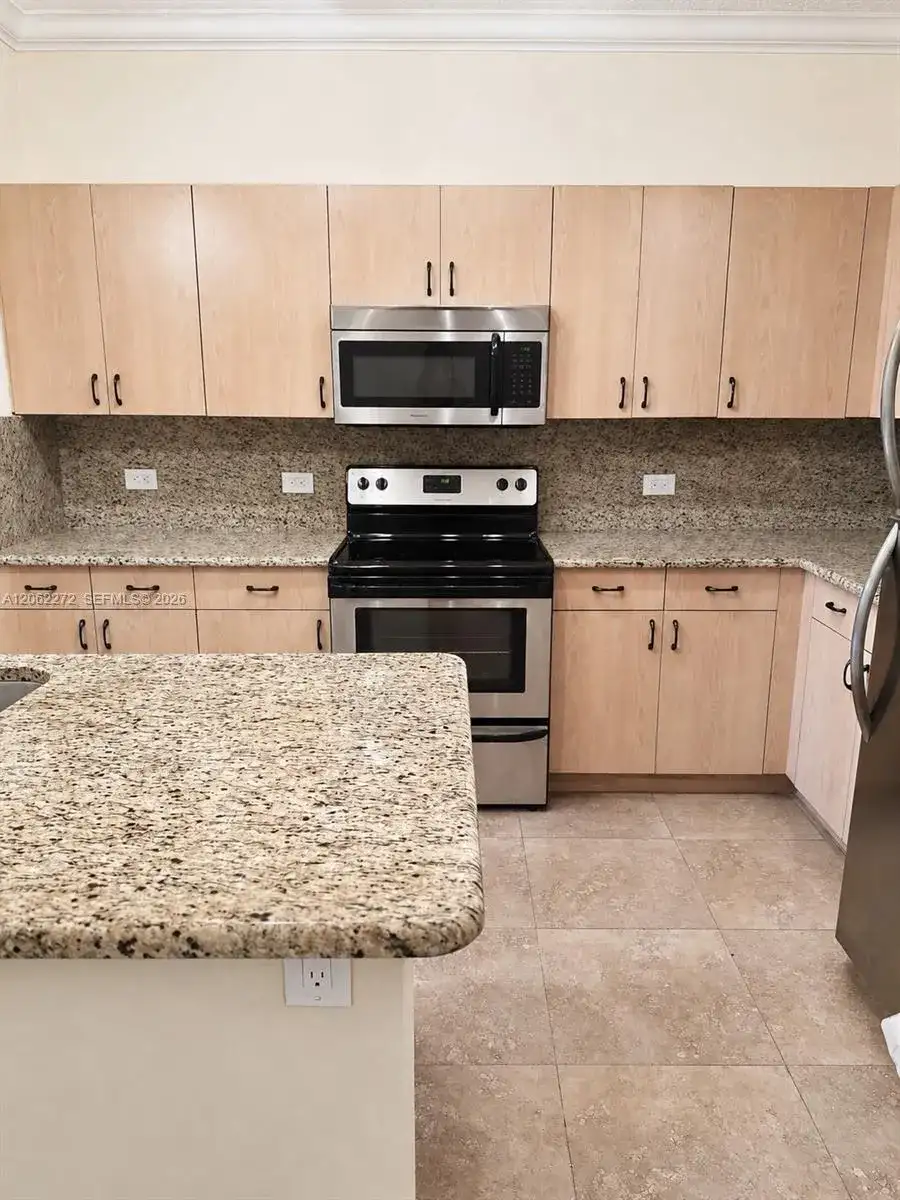 533 NE 3rd Ave # 320, Fort Lauderdale FL 33301 photo 3