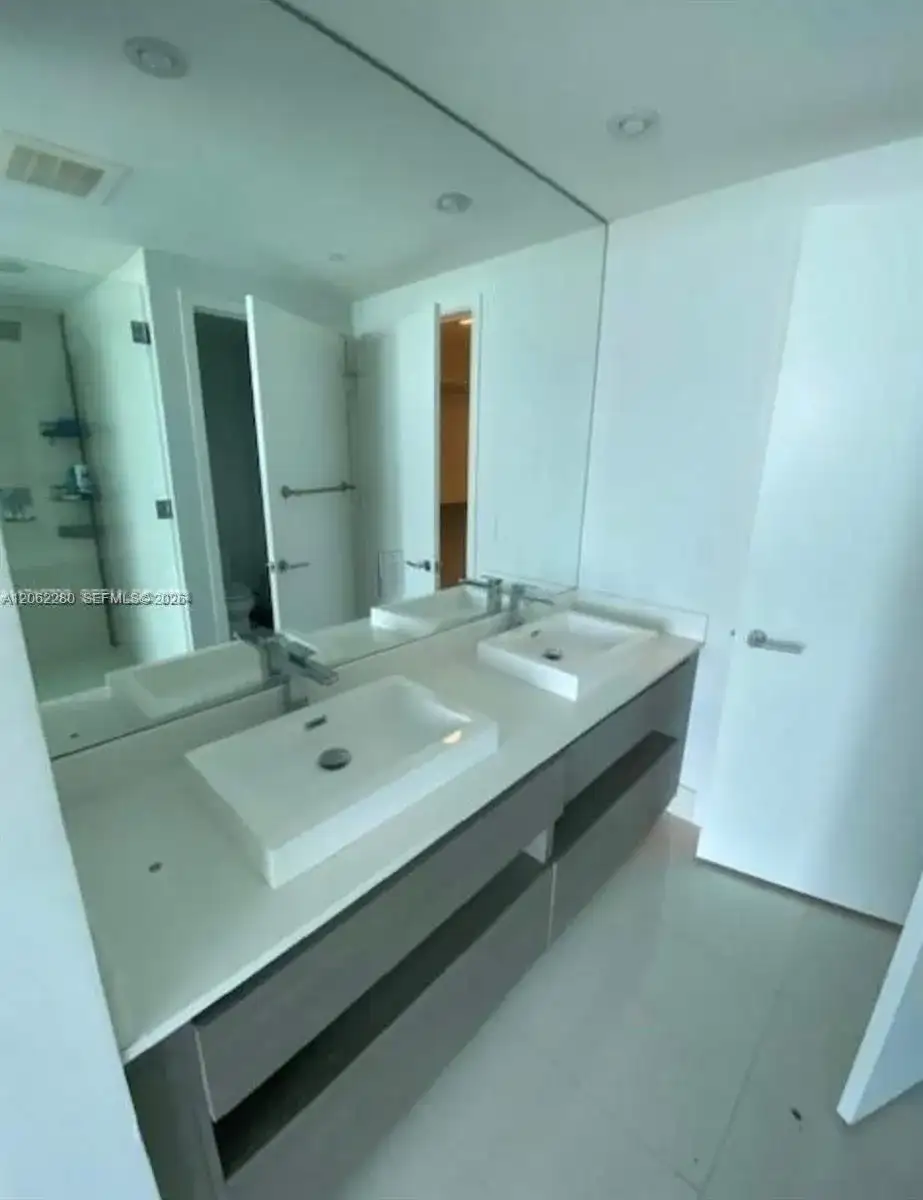 460 NE 28th St # 906, Miami FL 33137 photo 3
