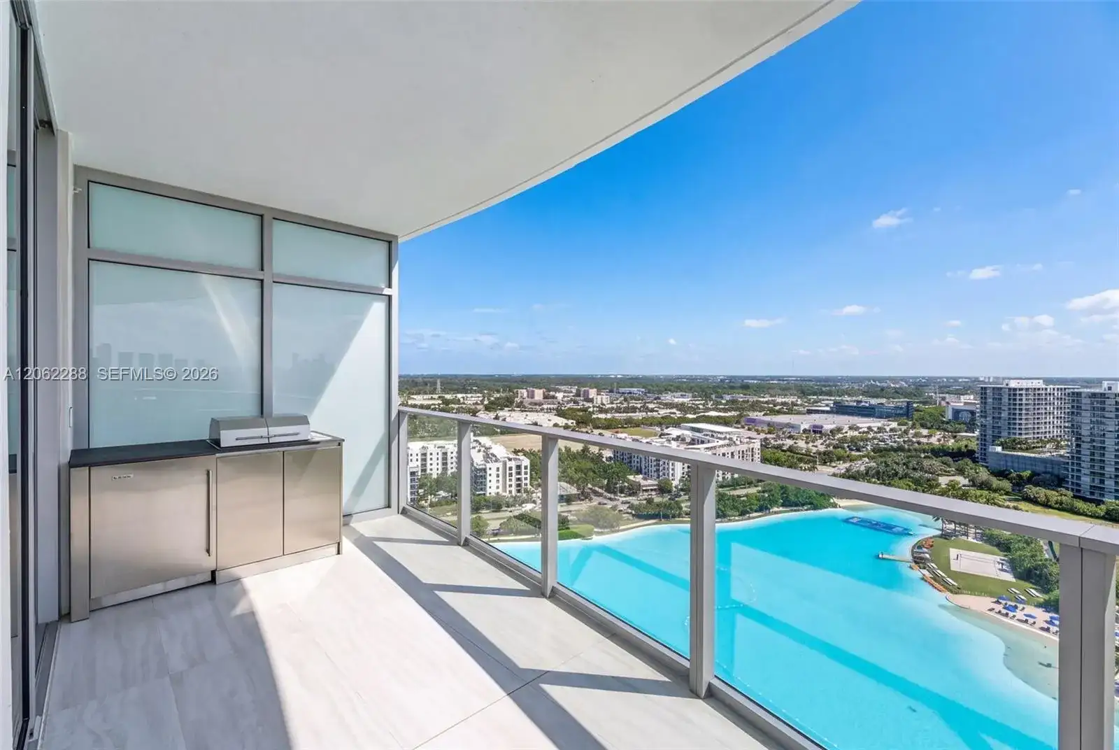 2411 Laguna Circle # 2011, North Miami FL 33181 photo 4