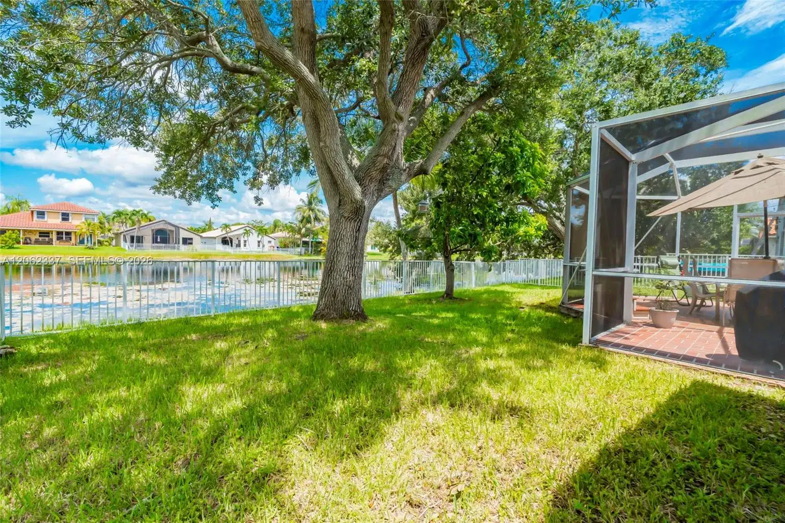 2006 NW 182nd Ave, Pembroke Pines FL 33029 photo 3