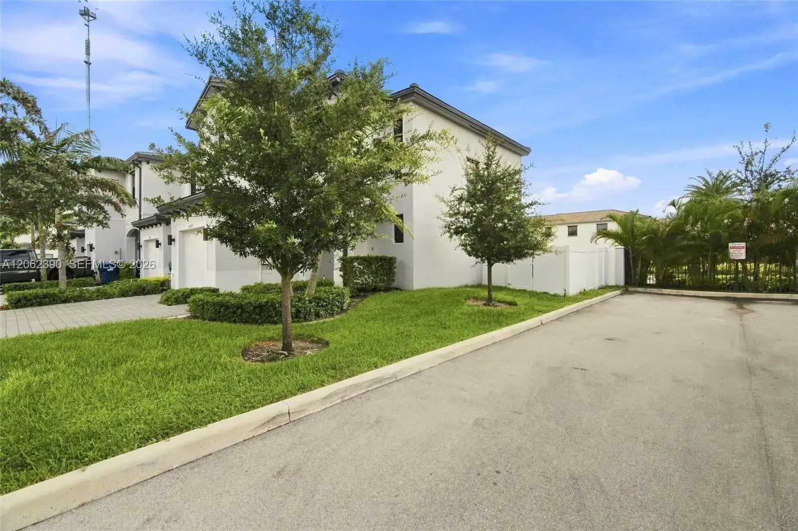 20369 NW 5th Ct # 20369, Miami Gardens FL 33169 photo 3