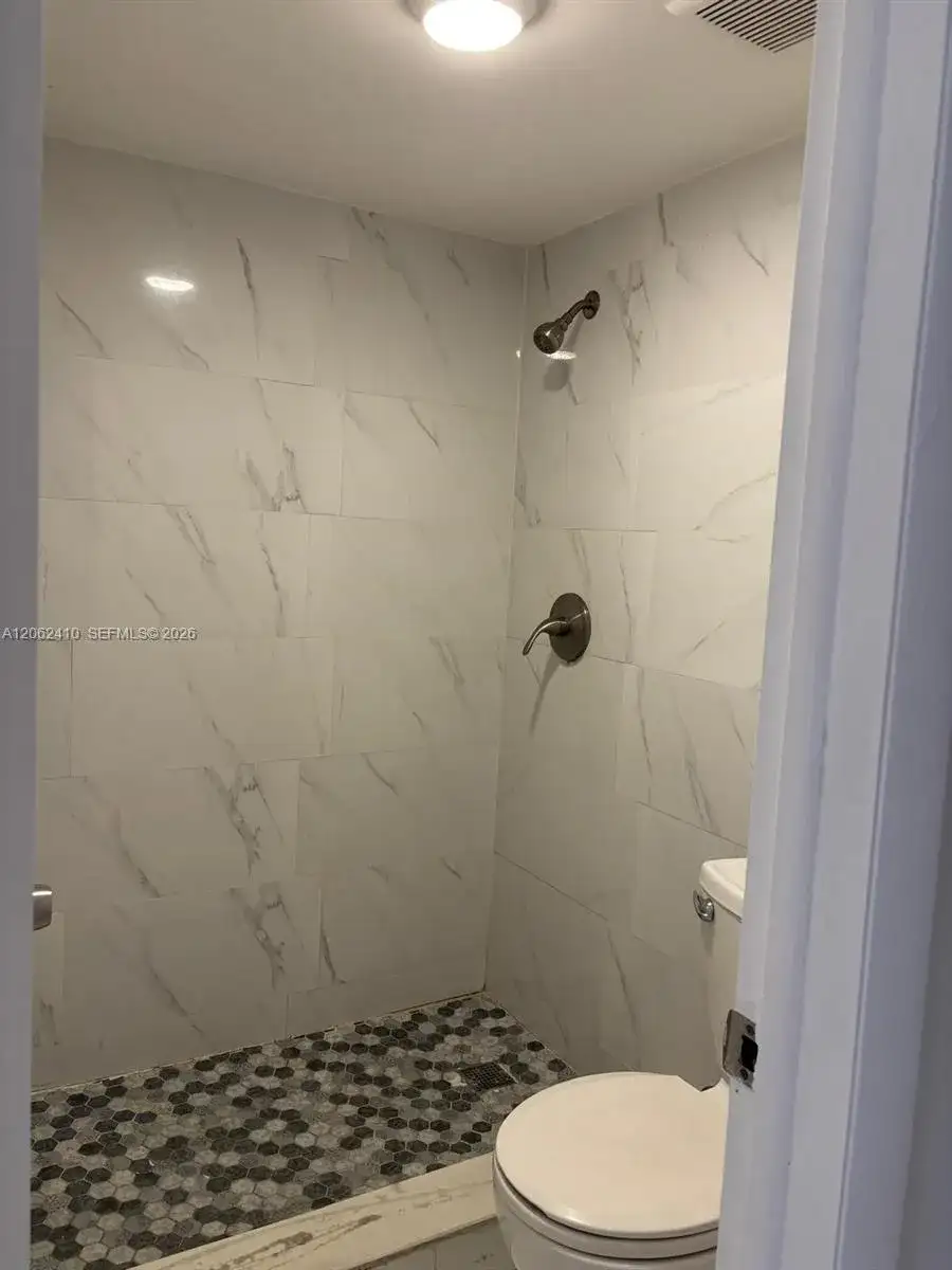 19851 SW 114th Ave # 207, Miami FL 33157 photo 3