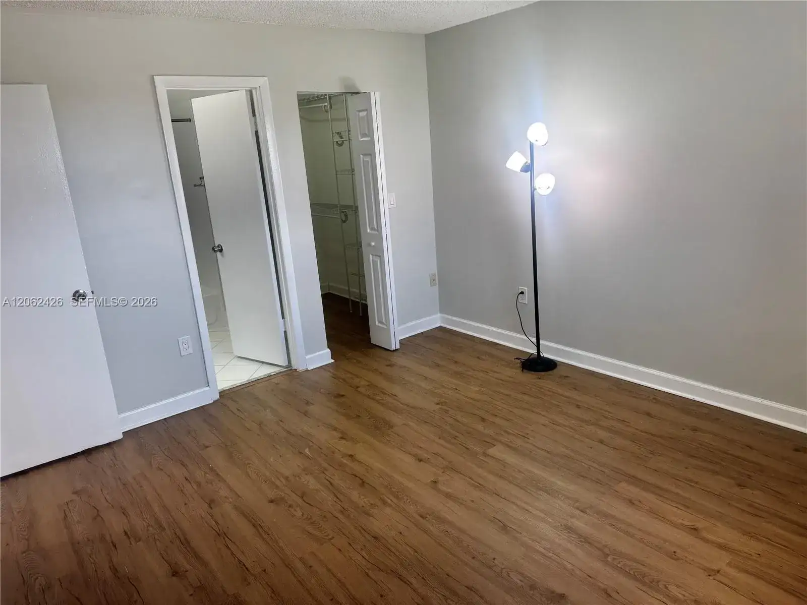 8075 NW 7th St # 403, Miami FL 33126 photo 2