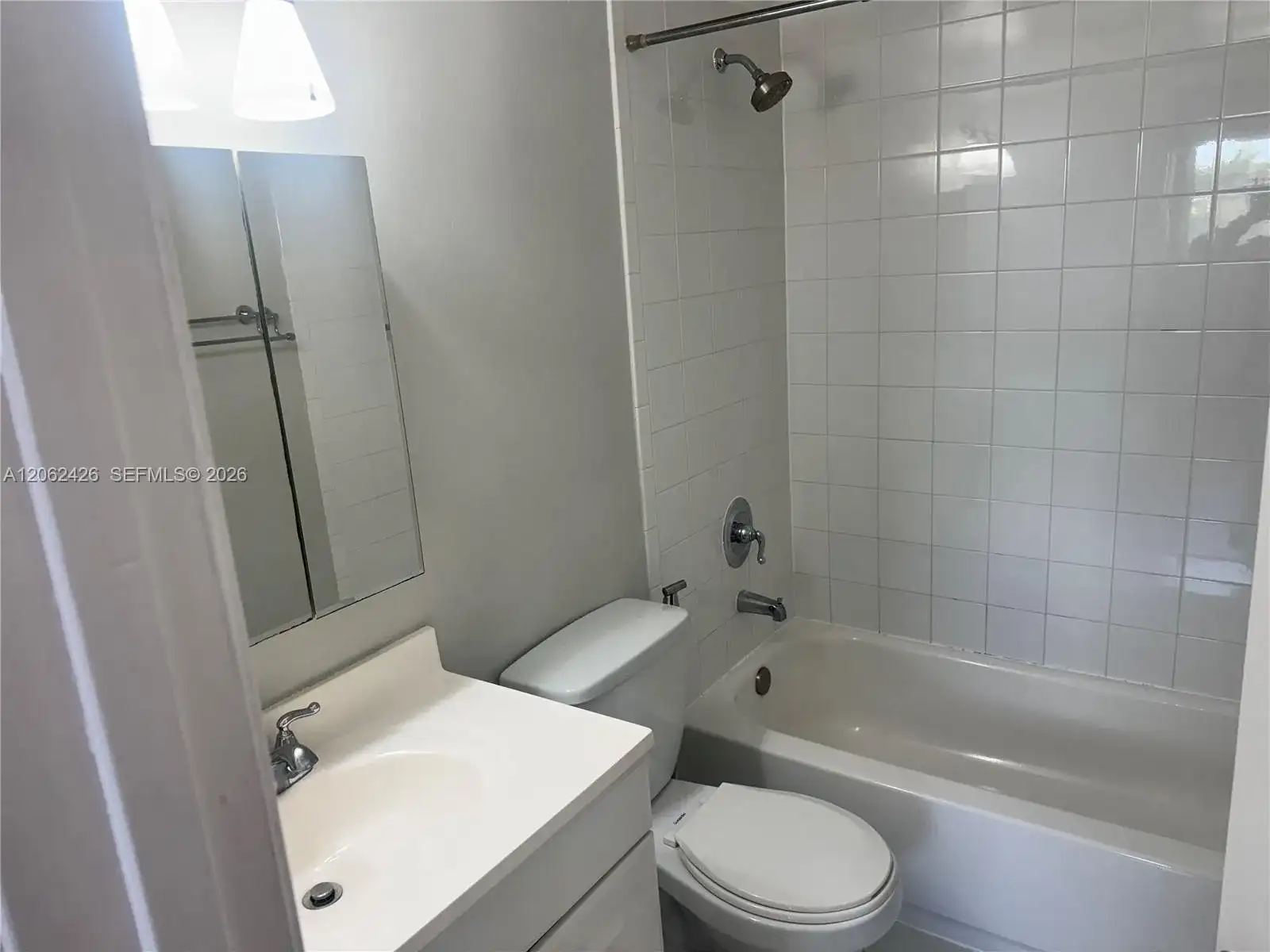 8075 NW 7th St # 403, Miami FL 33126 photo 3
