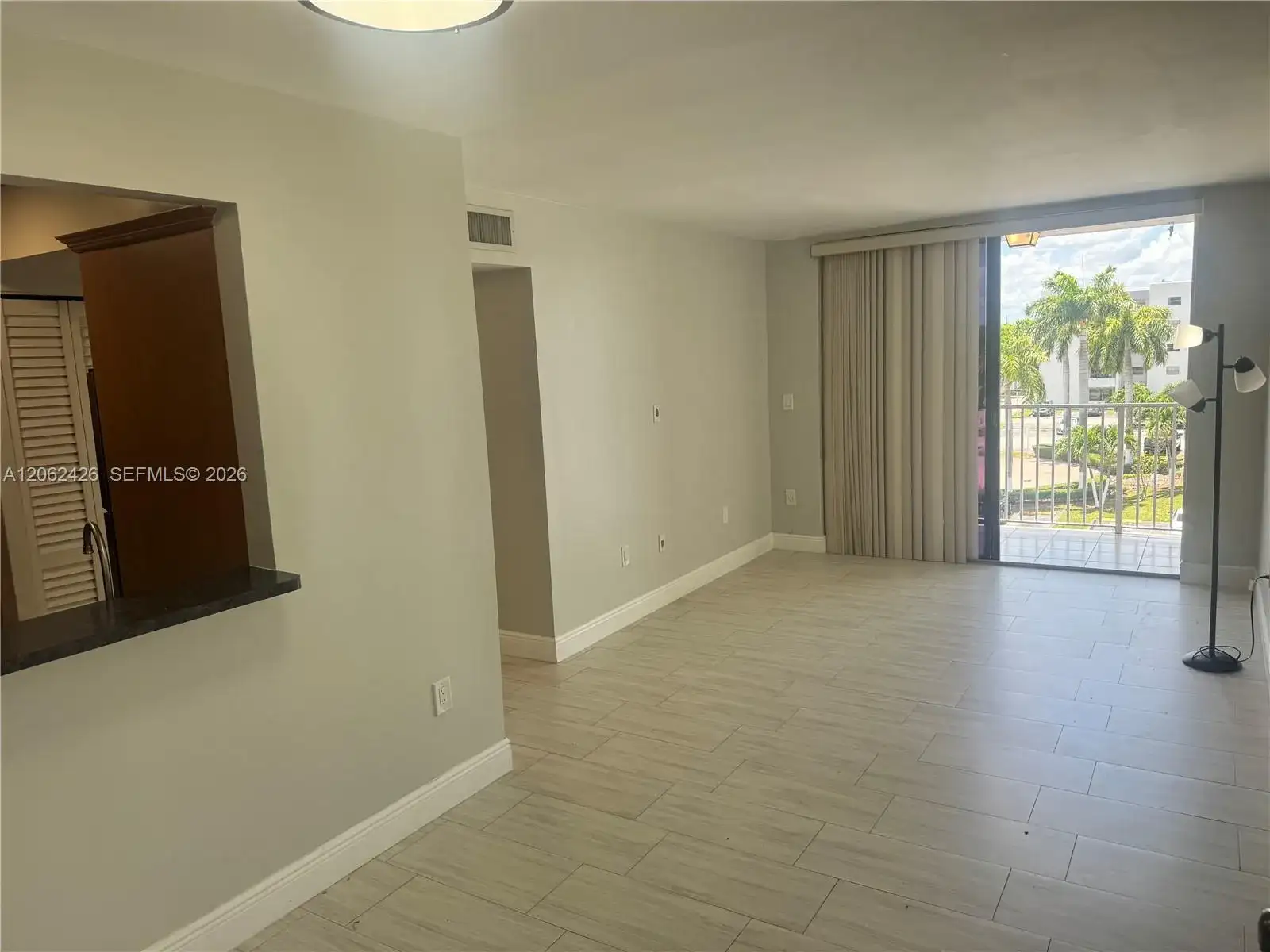 8075 NW 7th St # 403, Miami FL 33126 photo 5