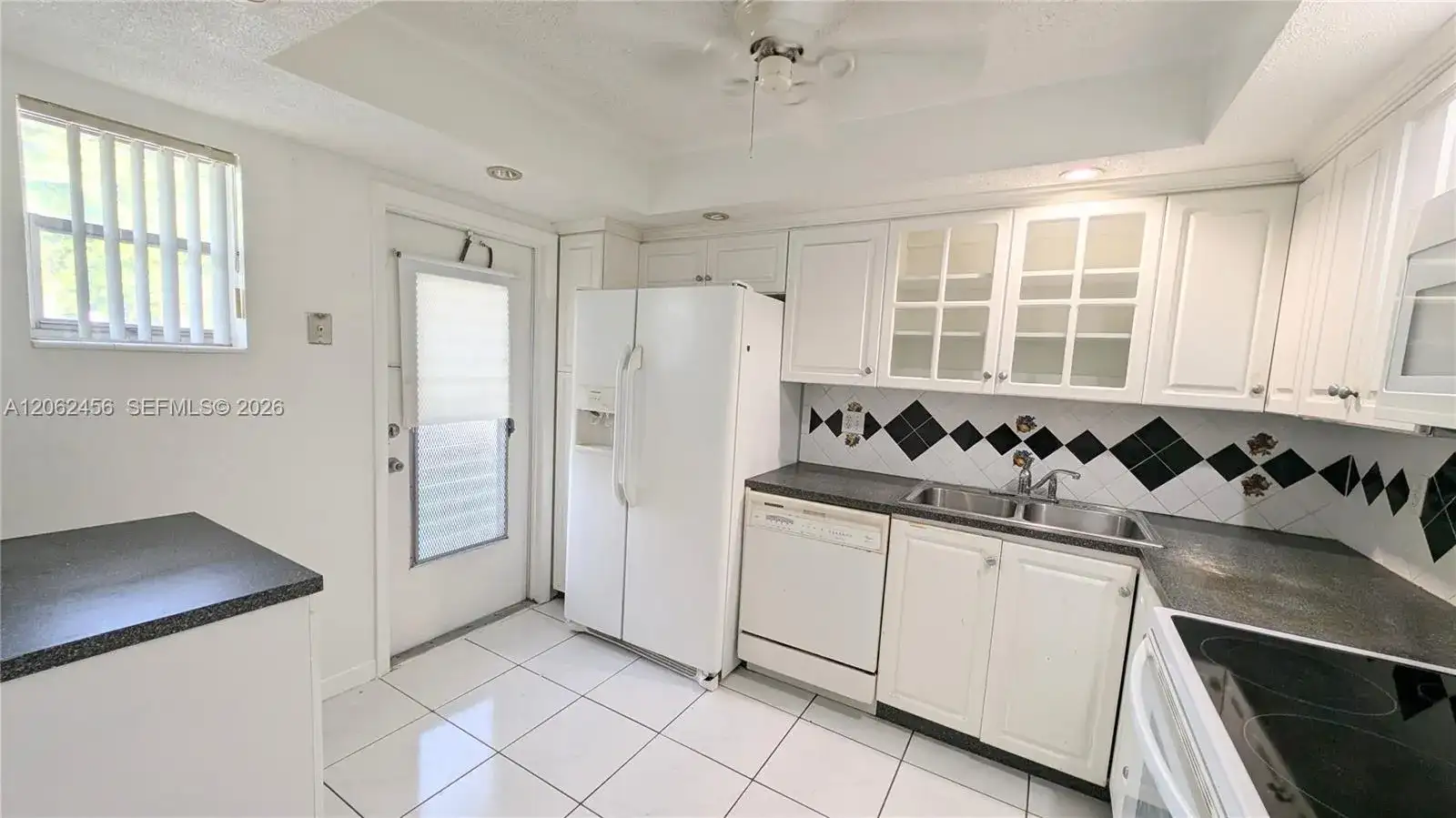 19051 NE 2nd Ave # 1507, Miami FL 33179 photo 4