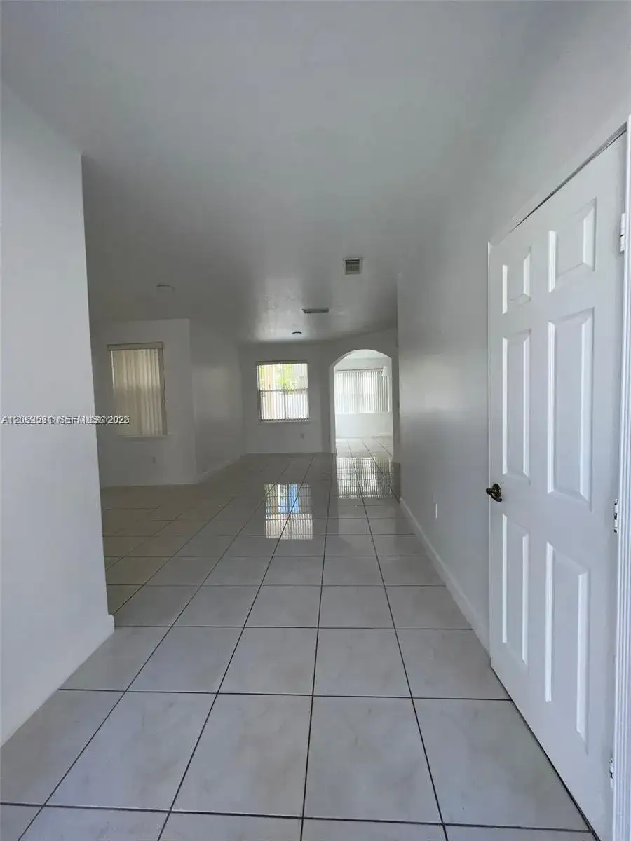 4847 NW 108th Ct, Doral FL 33178 photo 3