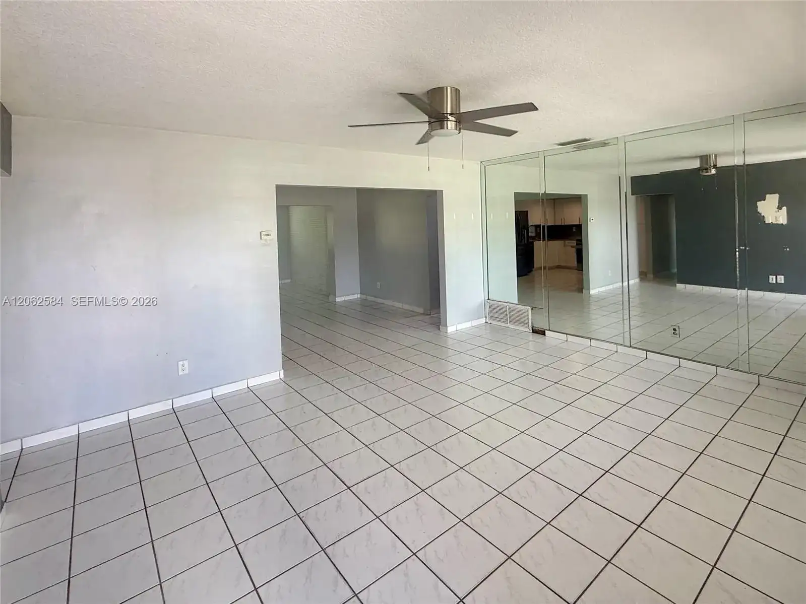 7710 NW 5th St, Pembroke Pines FL 33024 photo 3