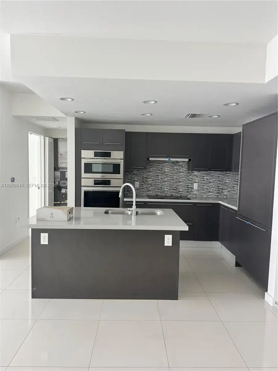 7825 NW 107th Ave # 219, Doral FL 33178 photo 4