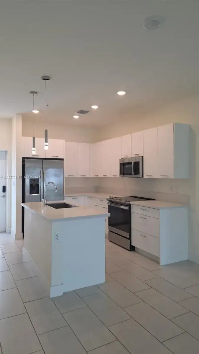 8167 NW 41st St # 409, Doral FL 33166 photo 5