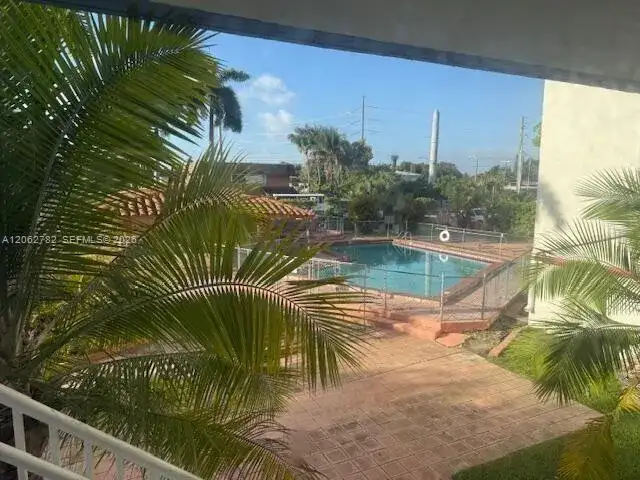 5050 NW 7th St, Miami FL 33126 photo 4
