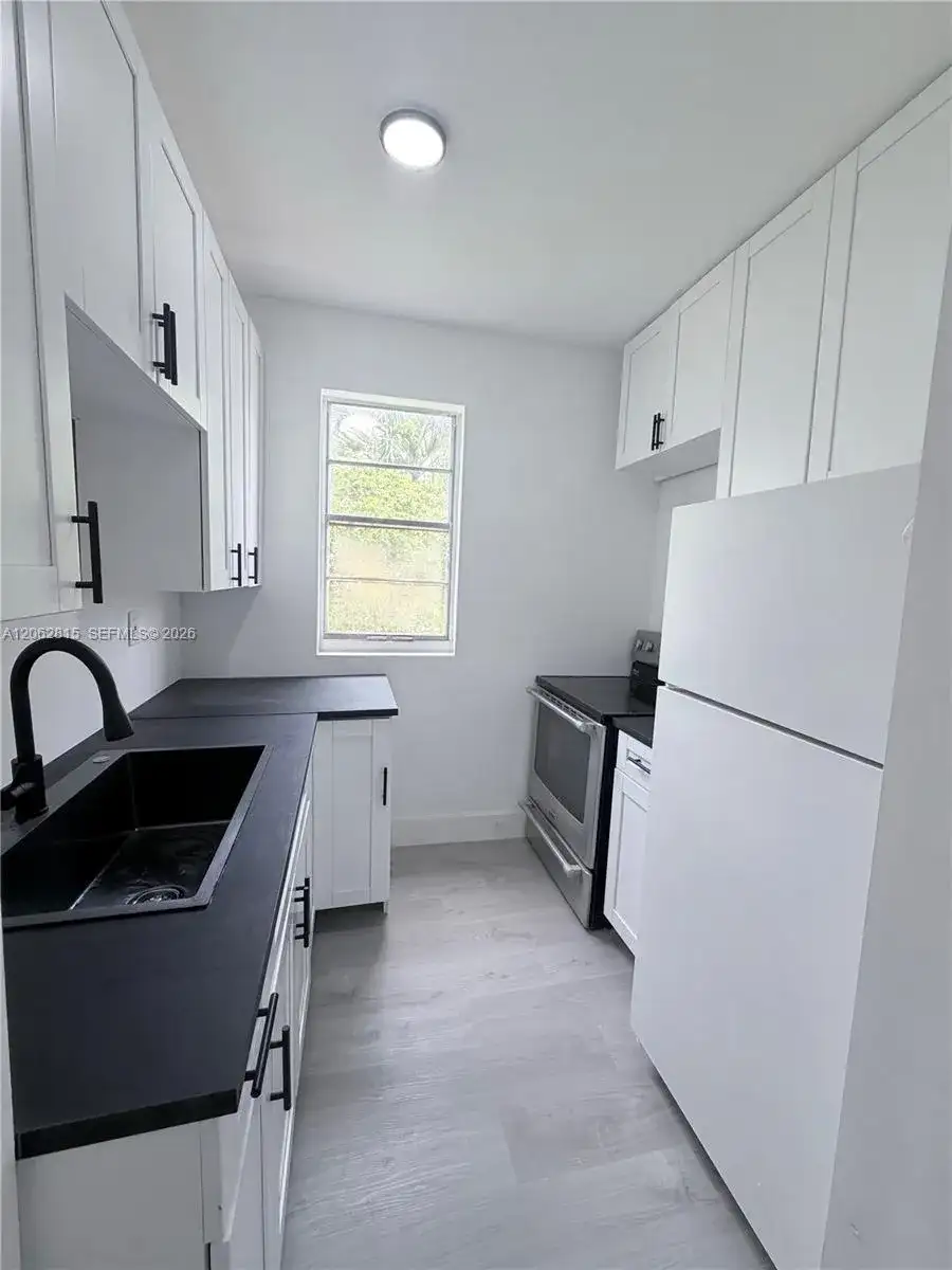 1560 SW 5th St # 7, Miami FL 33135 photo 2