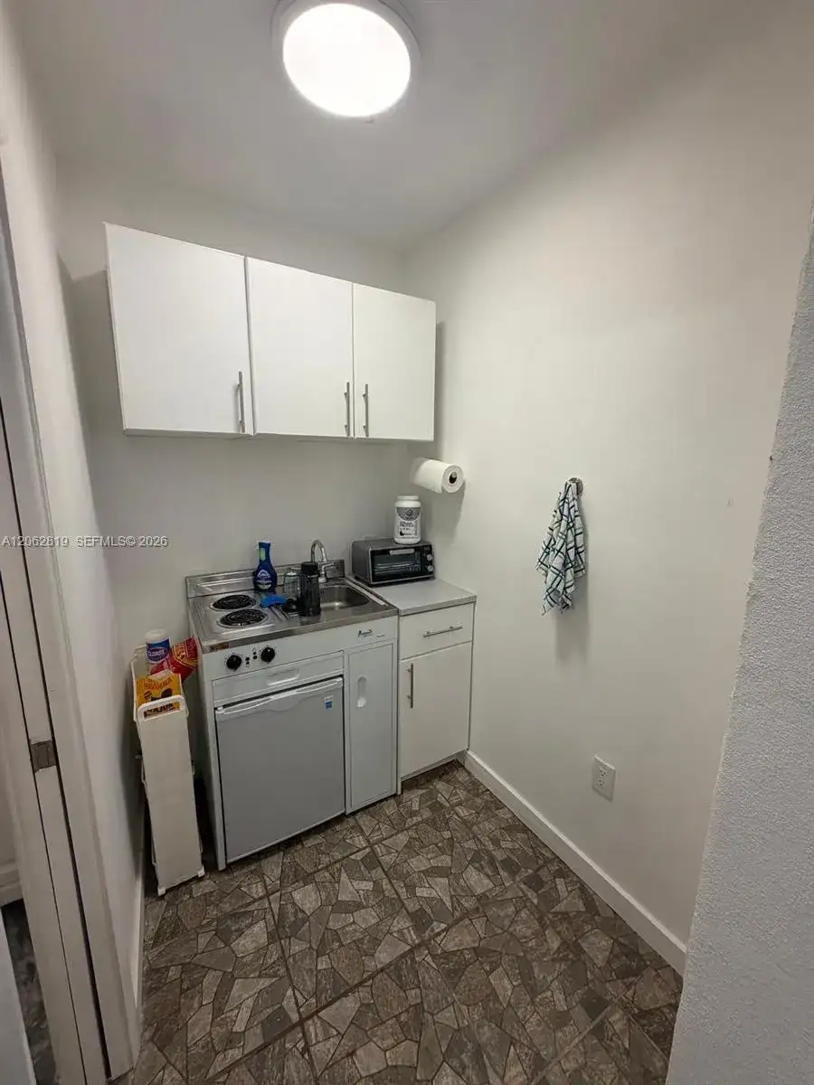 201 NE 169th St # 1, North Miami Beach FL 33162 photo 4