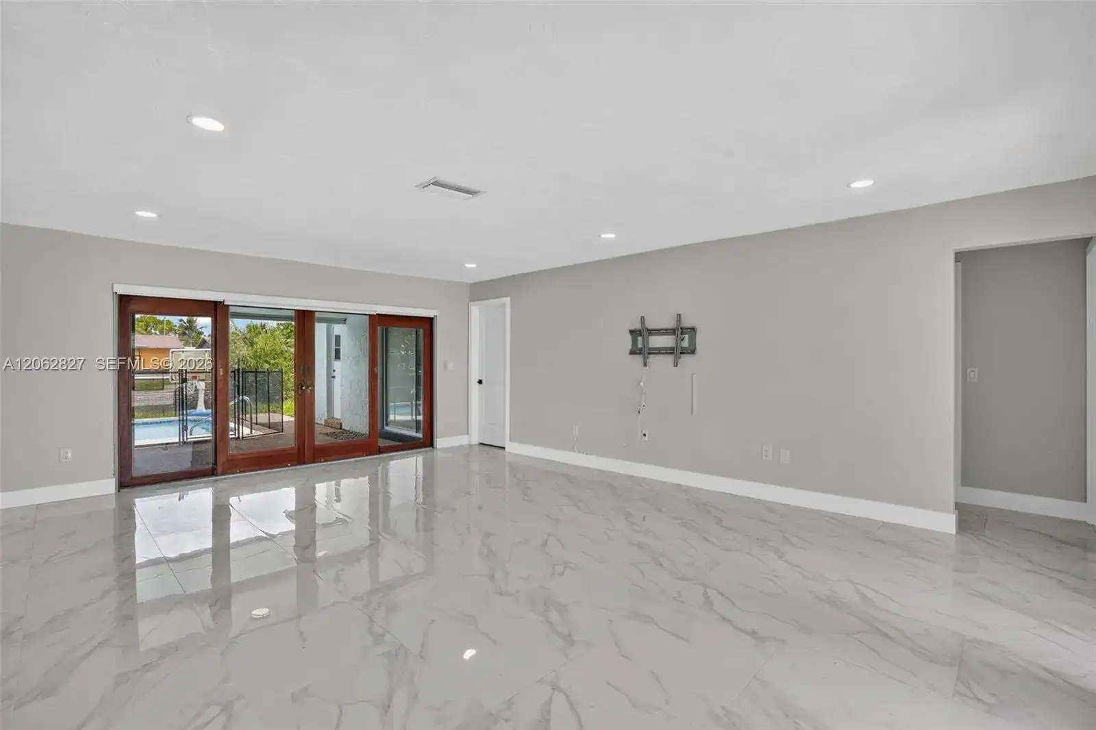 9531 NW 20th Pl, Sunrise FL 33322 photo 5