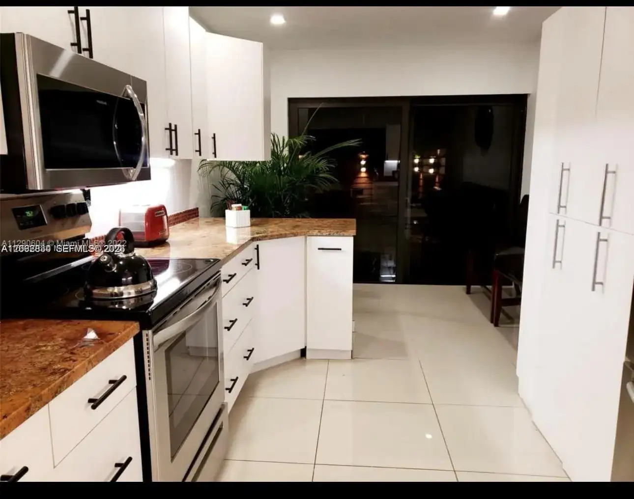 522 NE 195th St, Miami FL 33179 photo 4