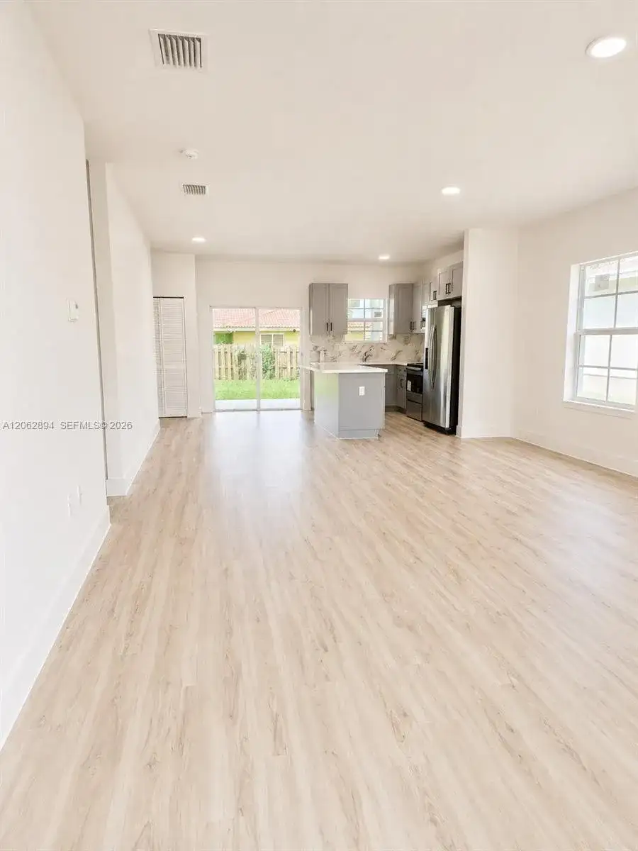 22055 Miami Ave, Miami FL 33170 photo 3
