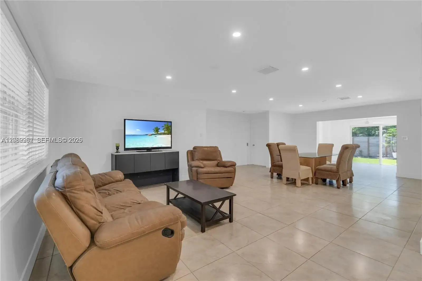 806 NE 4th St, Hallandale Beach FL 33009 photo 5