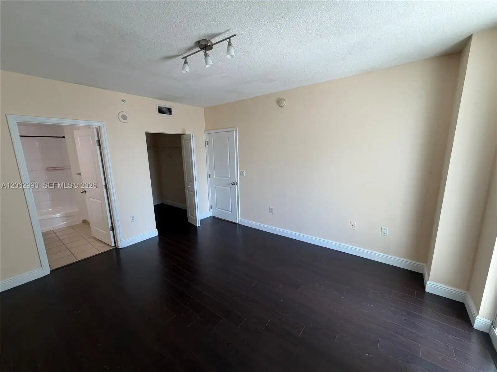 1250 S Miami Ave # 1912, Miami FL 33130 photo 5
