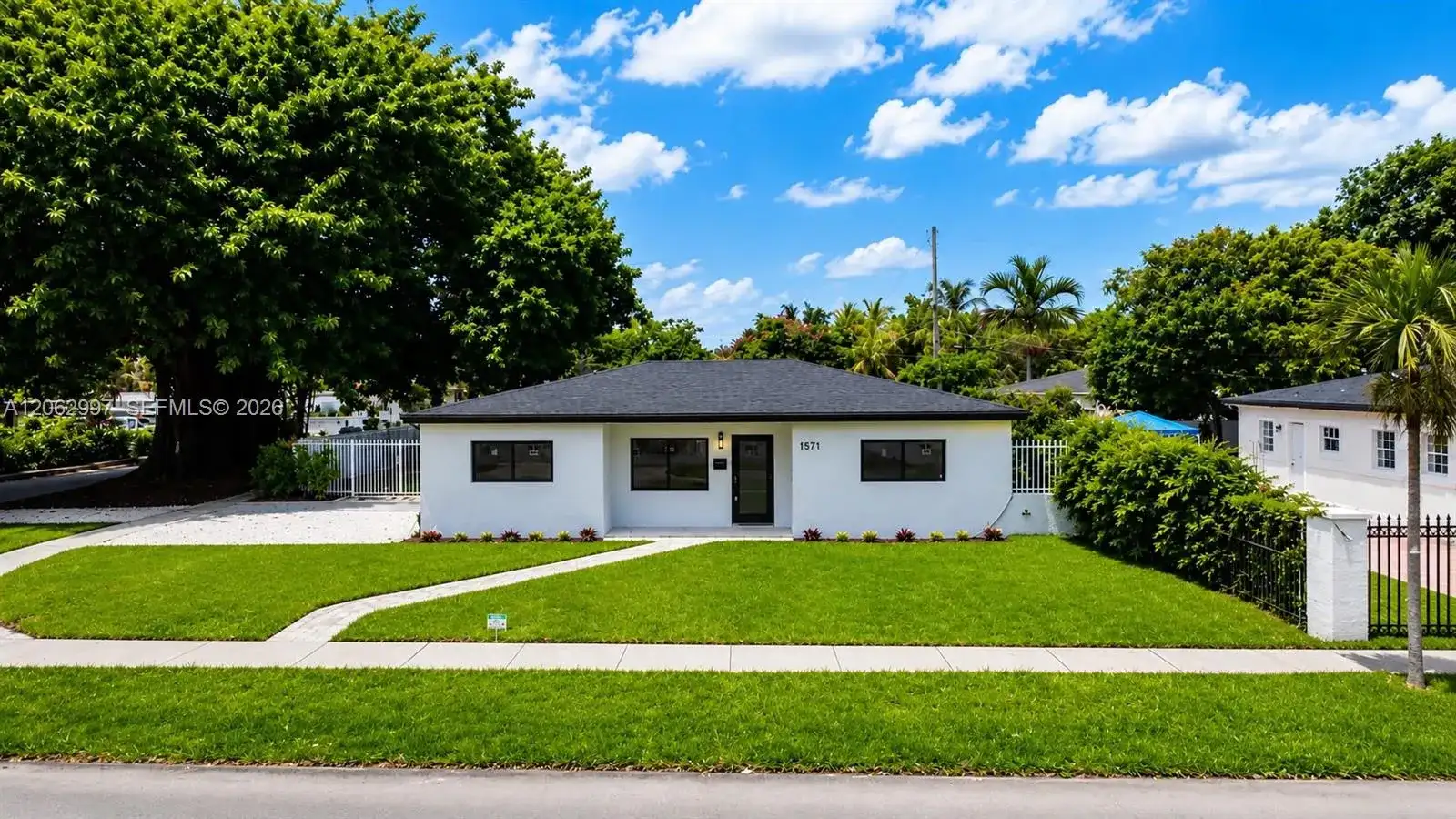 1571 NW 132nd St, Miami FL 33167 photo 2