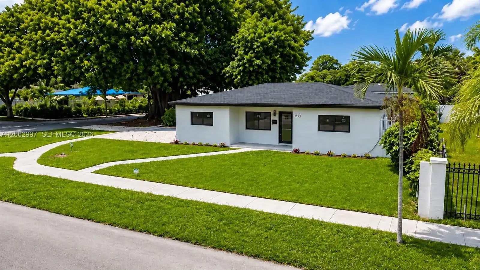 1571 NW 132nd St, Miami FL 33167 photo 3