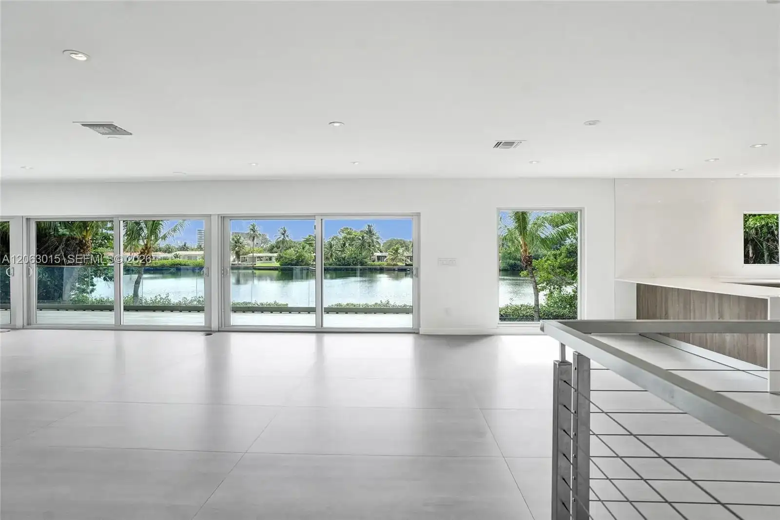 19231 NE 22nd Ave, Miami FL 33180 photo 5