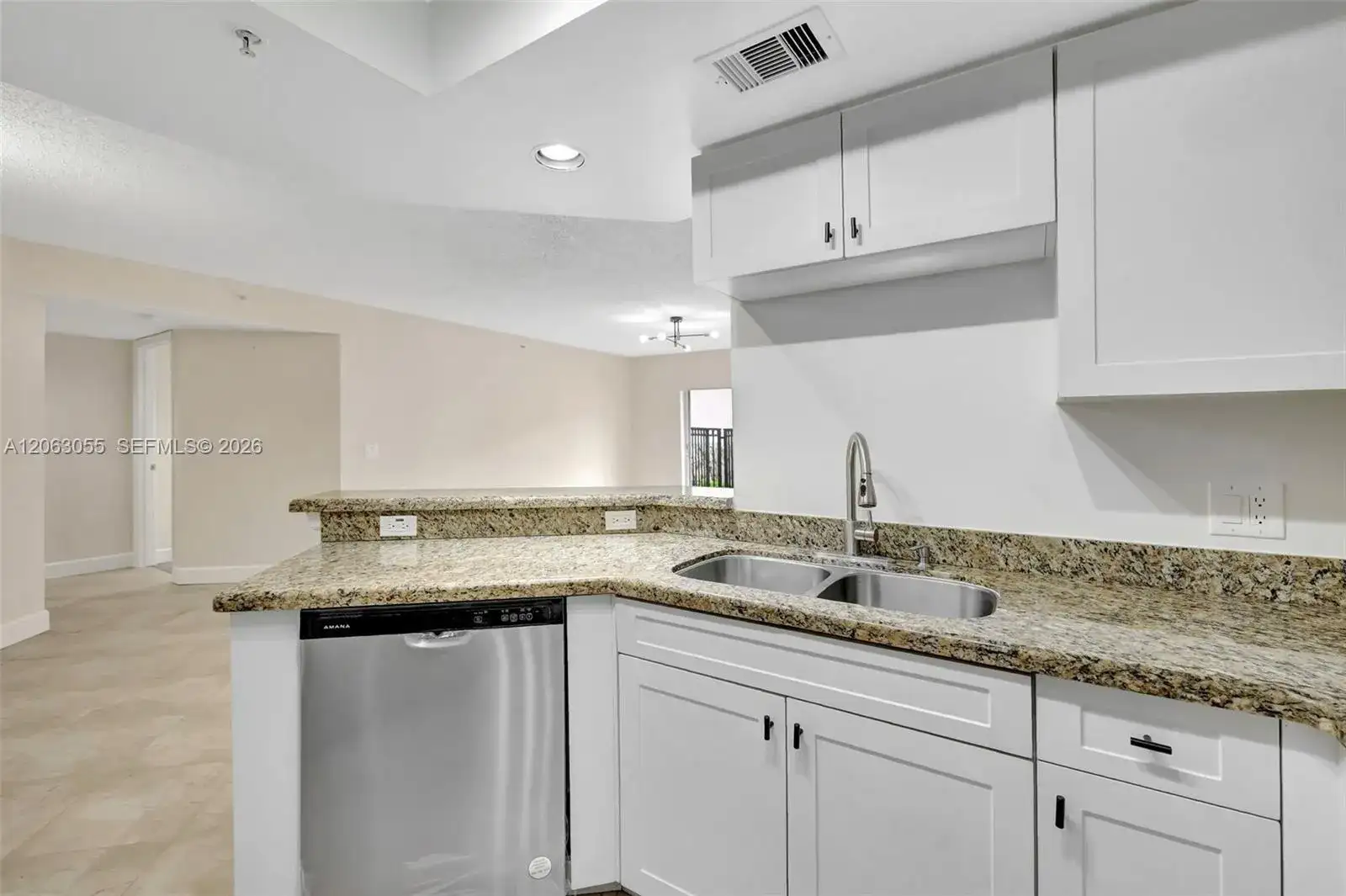 2009 SE 10th Ave # 302, Fort Lauderdale FL 33316 photo 4