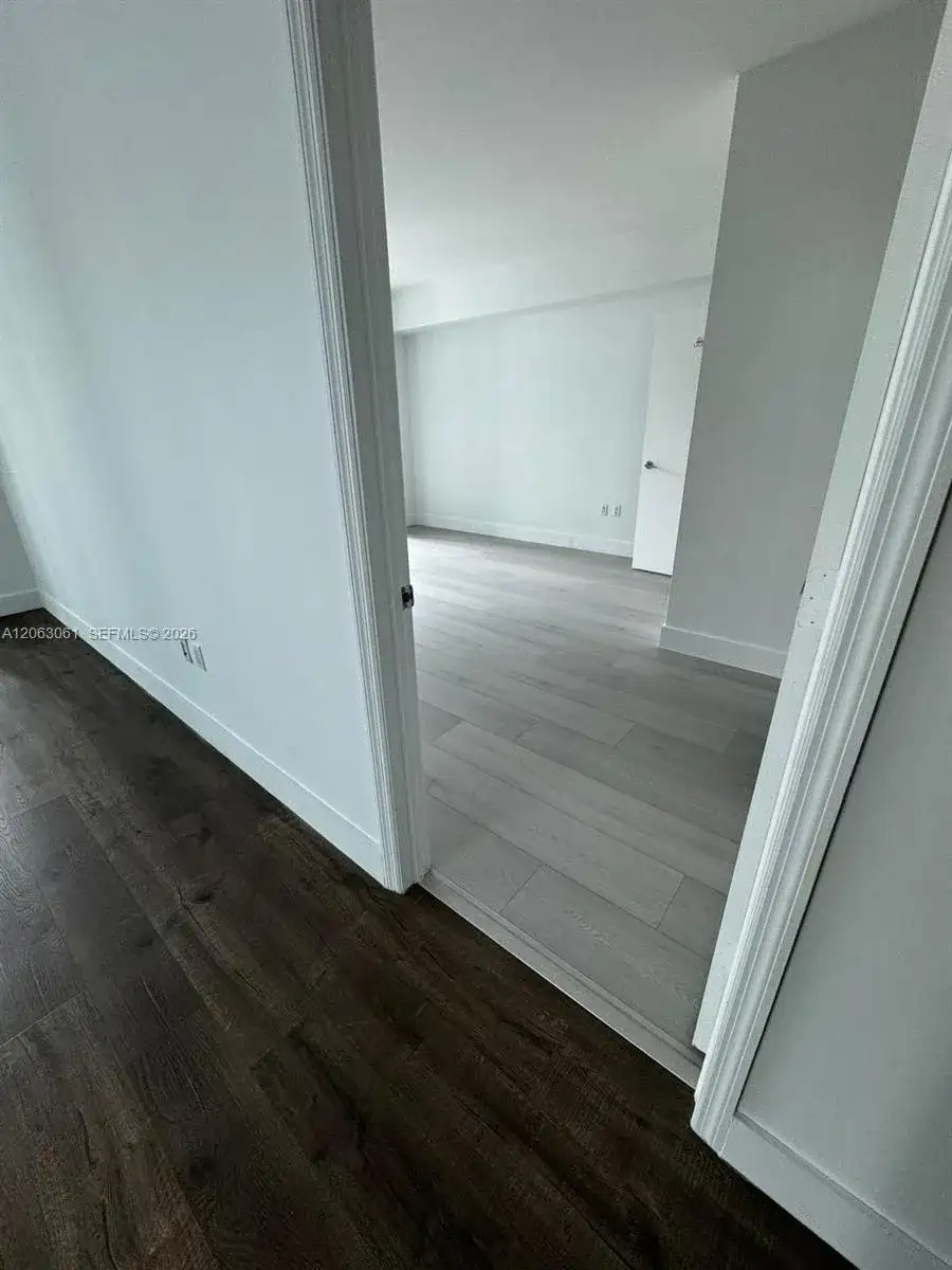 500 Brickell Ave # 1207, Miami FL 33131 photo 2