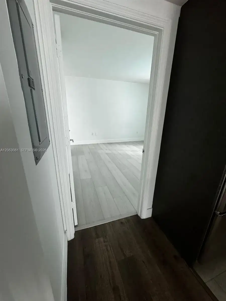 500 Brickell Ave # 1207, Miami FL 33131 photo 3