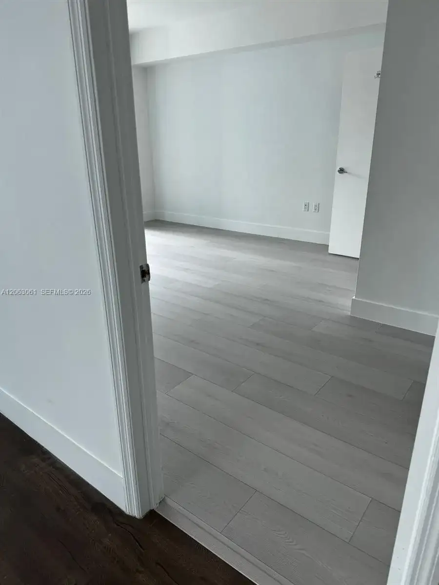 500 Brickell Ave # 1207, Miami FL 33131 photo 5