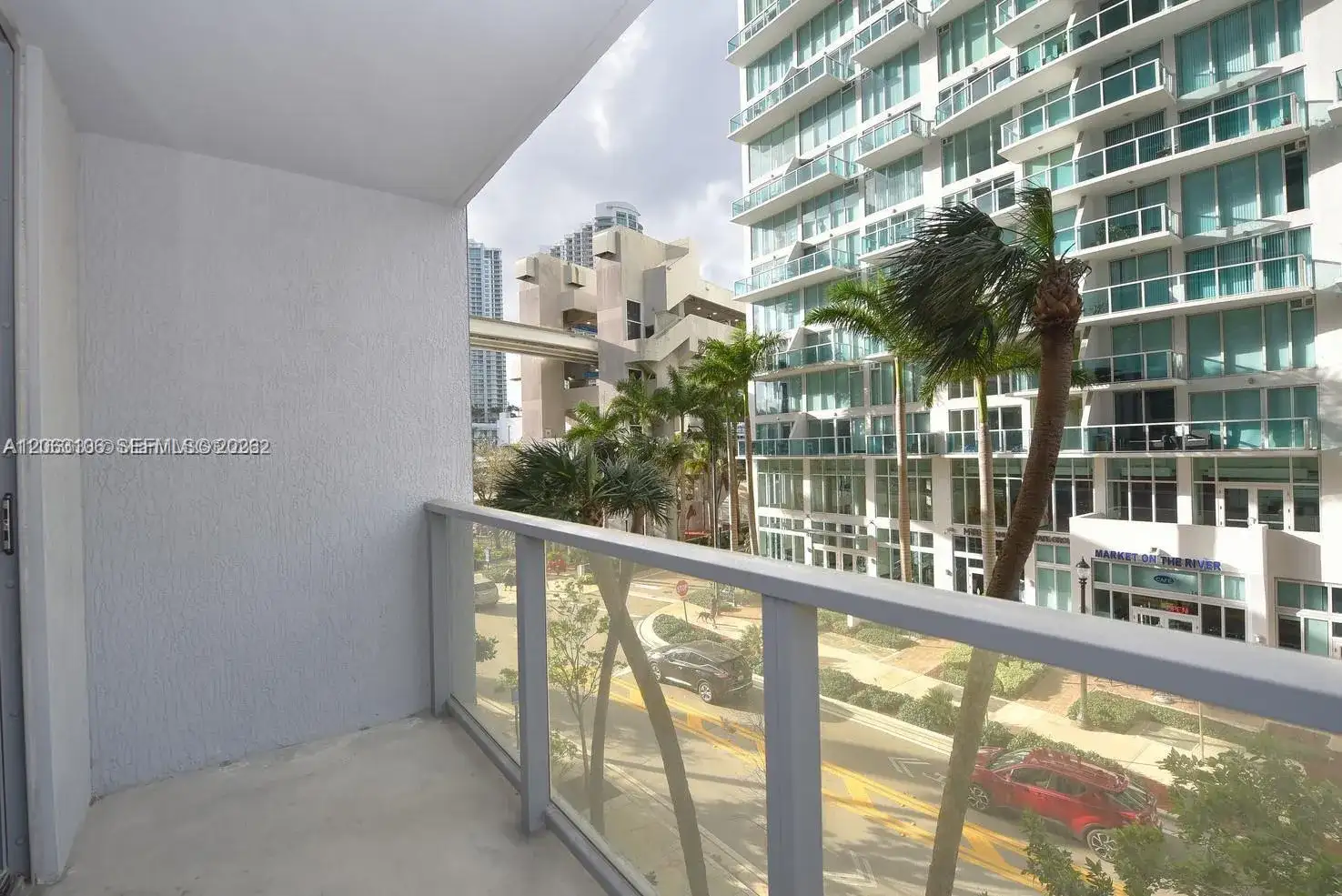 31 SE 6th St # 406, Miami FL 33131 photo 4