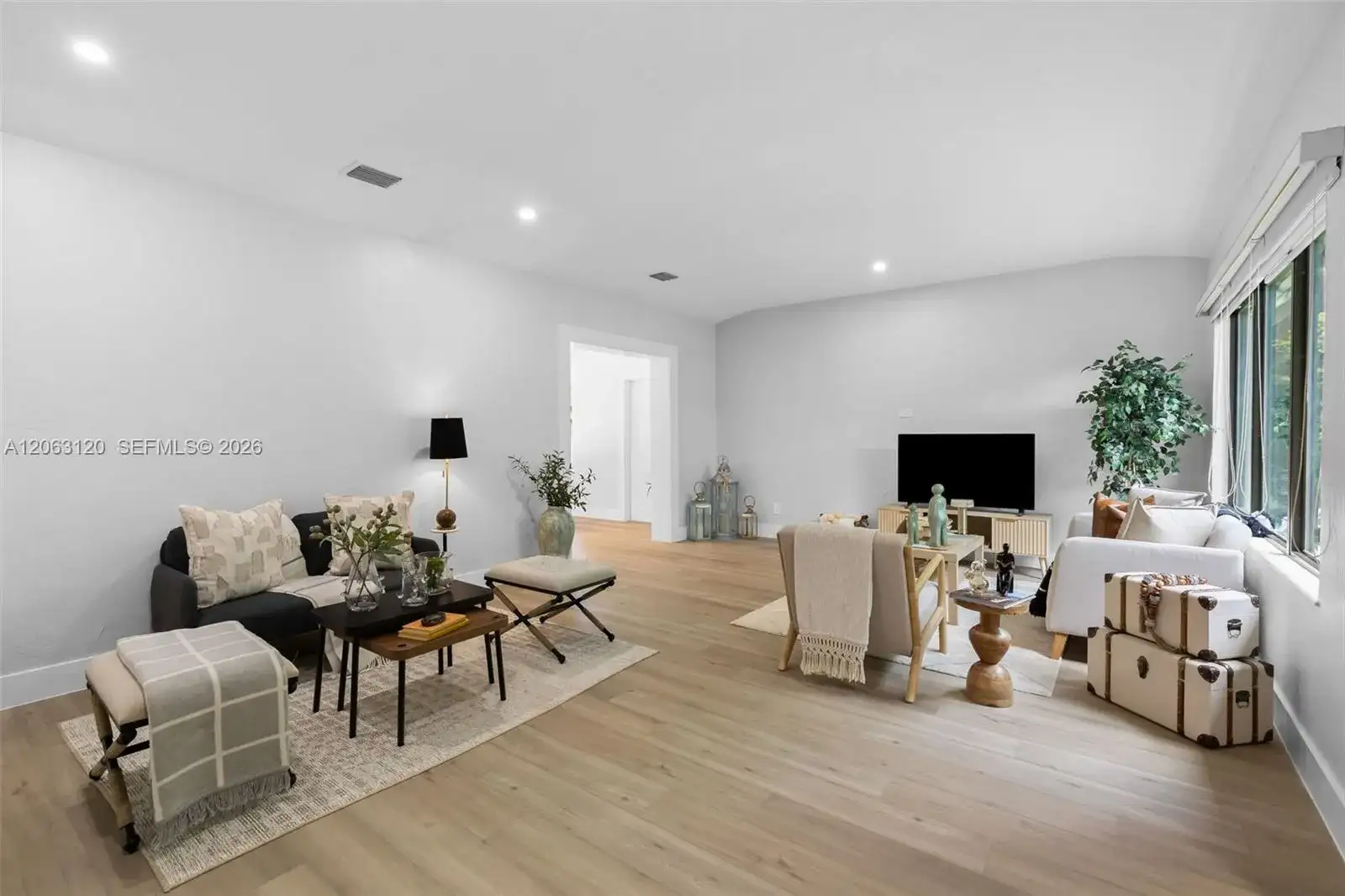 9350 NE 9th Place, Miami Shores FL 33138 photo 3