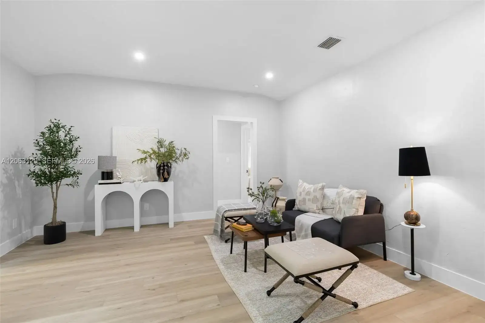 9350 NE 9th Place, Miami Shores FL 33138 photo 5