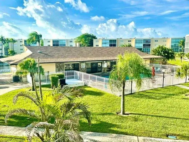 414 SE 10th St # 103, Dania Beach FL 33004 photo 2