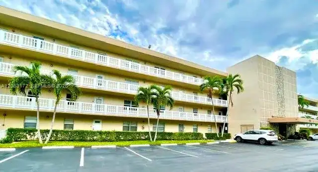 414 SE 10th St # 103, Dania Beach FL 33004 photo 4