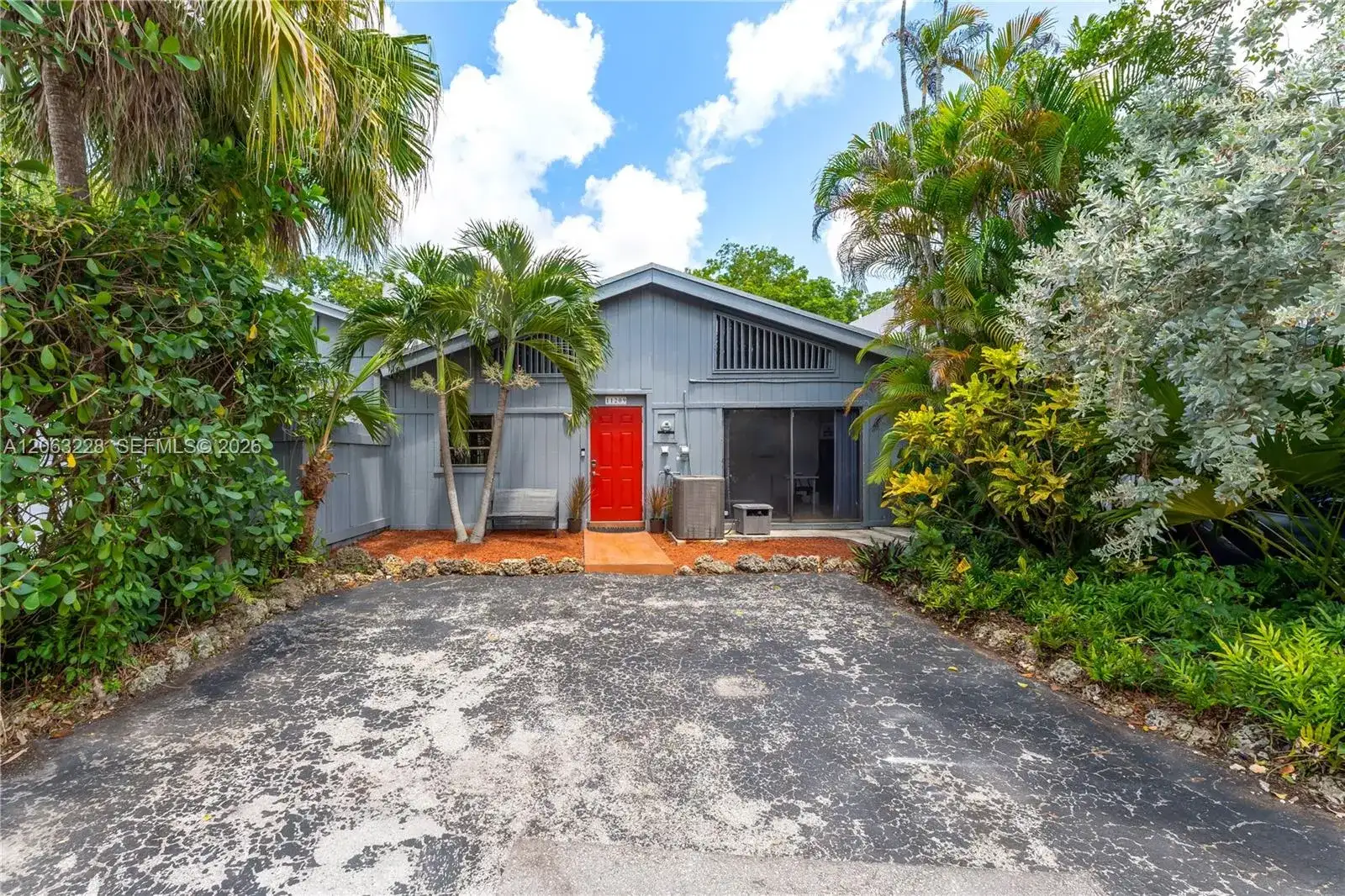11209 SW 114th Lane Circle, Miami FL 33176 photo 2