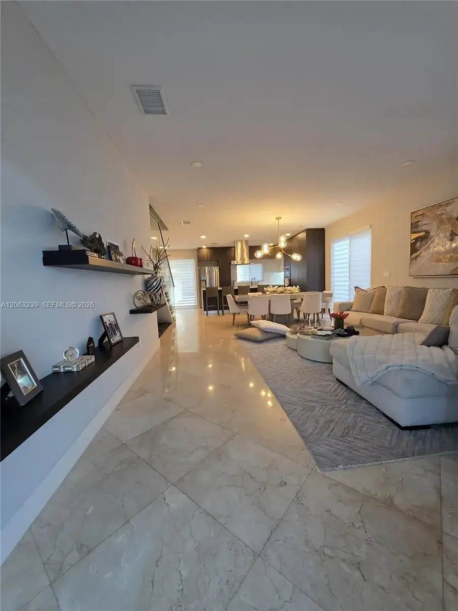 10797 NW 73rd Ter, Doral FL 33178 photo 3