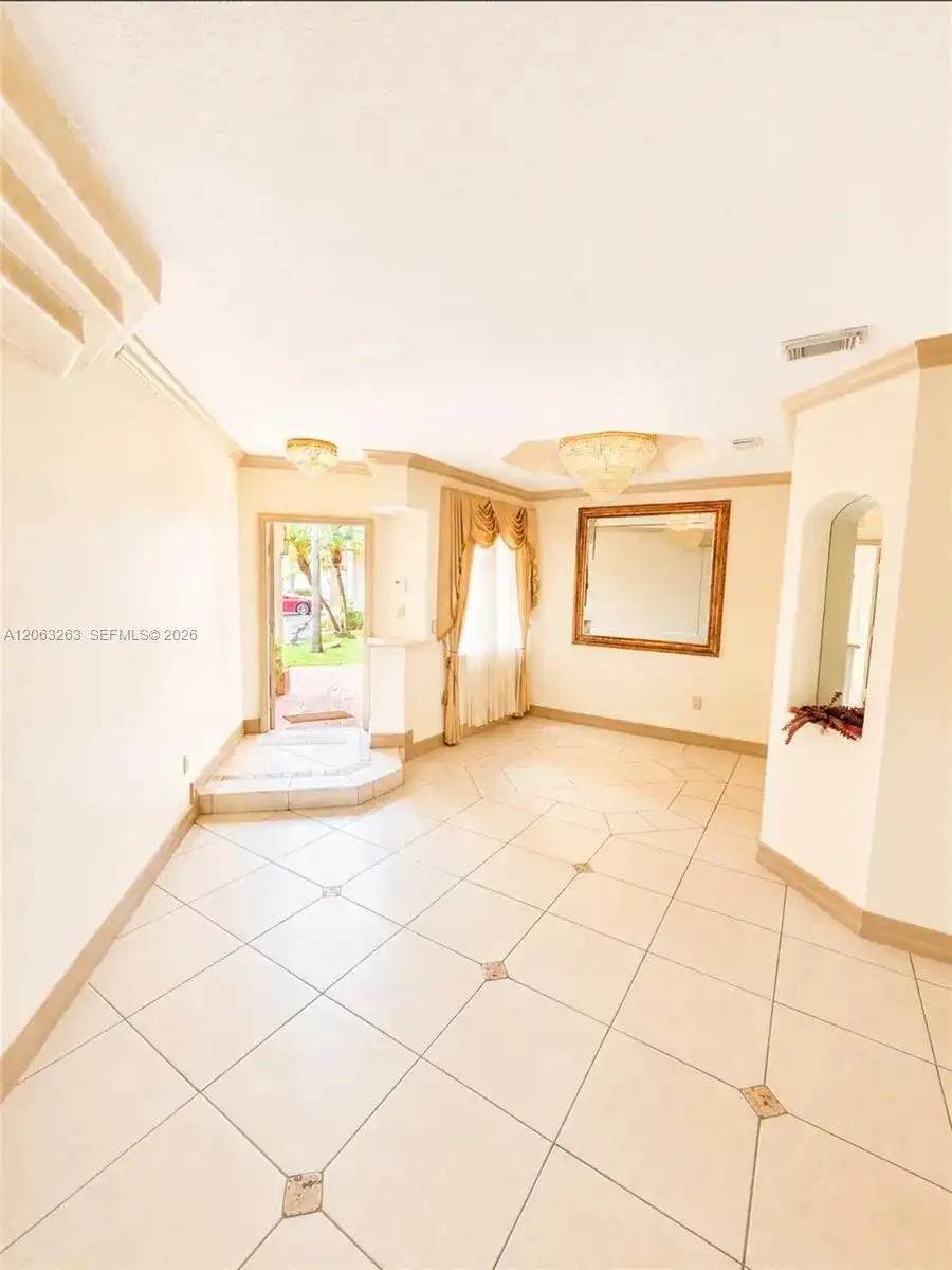 8356 NW 10th St # 6D, Miami FL 33126 photo 2