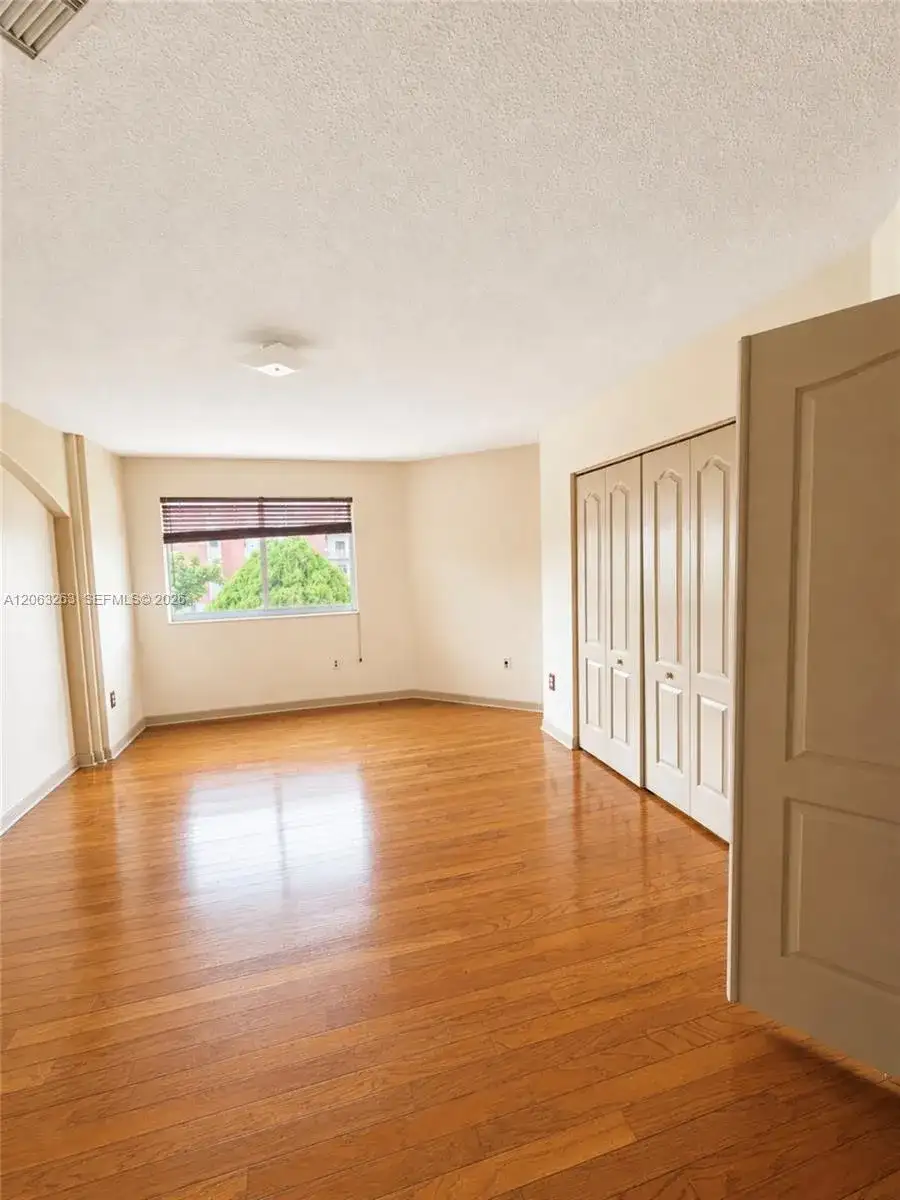 8356 NW 10th St # 6D, Miami FL 33126 photo 5