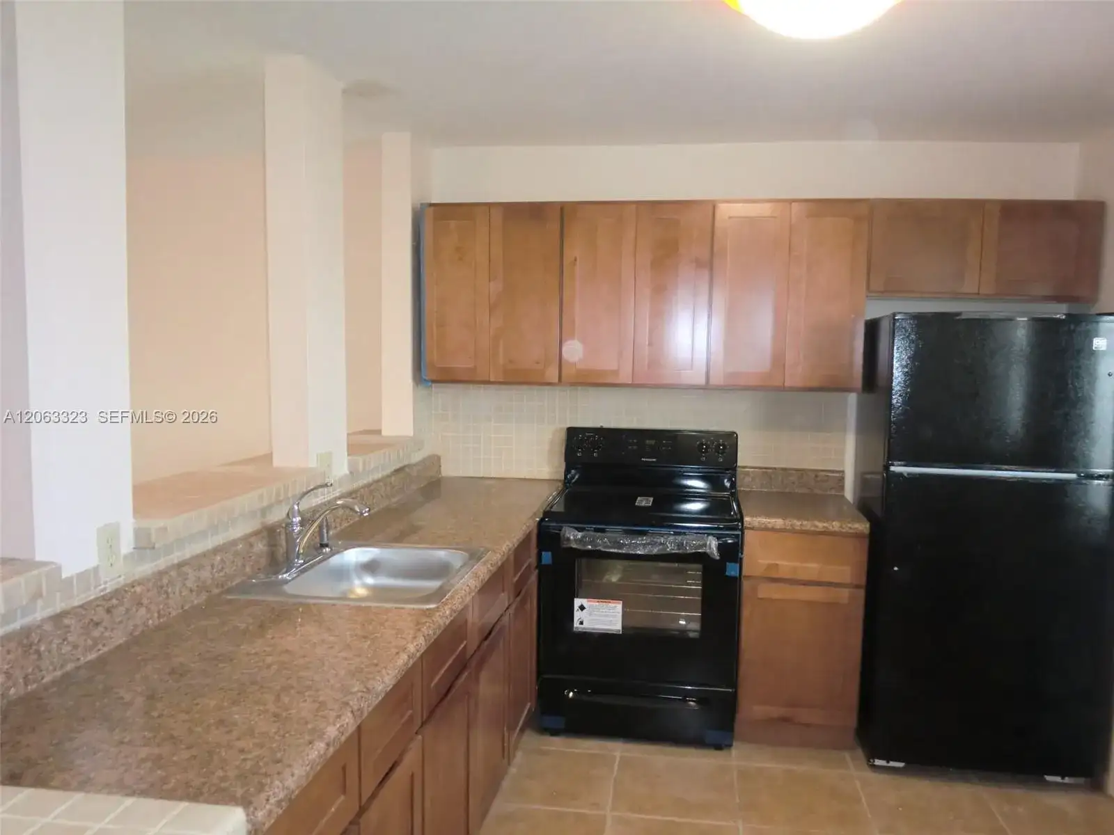 218 NE 12th Ave # 507, Hallandale Beach FL 33009 photo 2