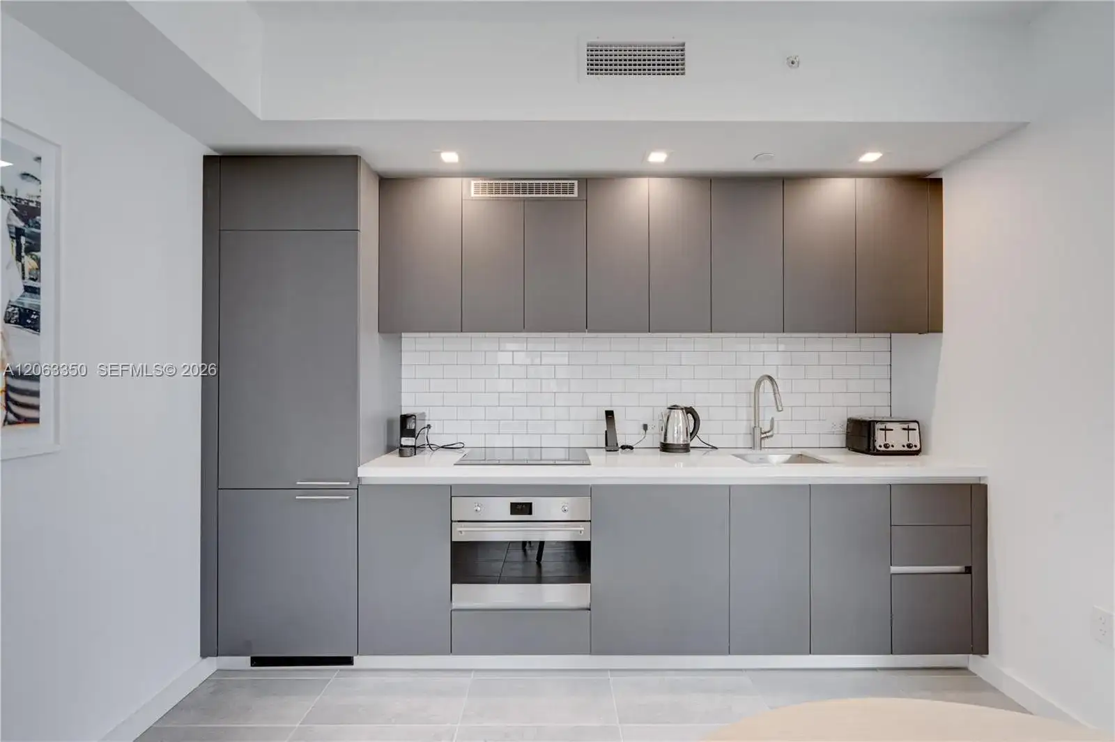 227 NE 2nd St # 2500, Miami FL 33132 photo 3