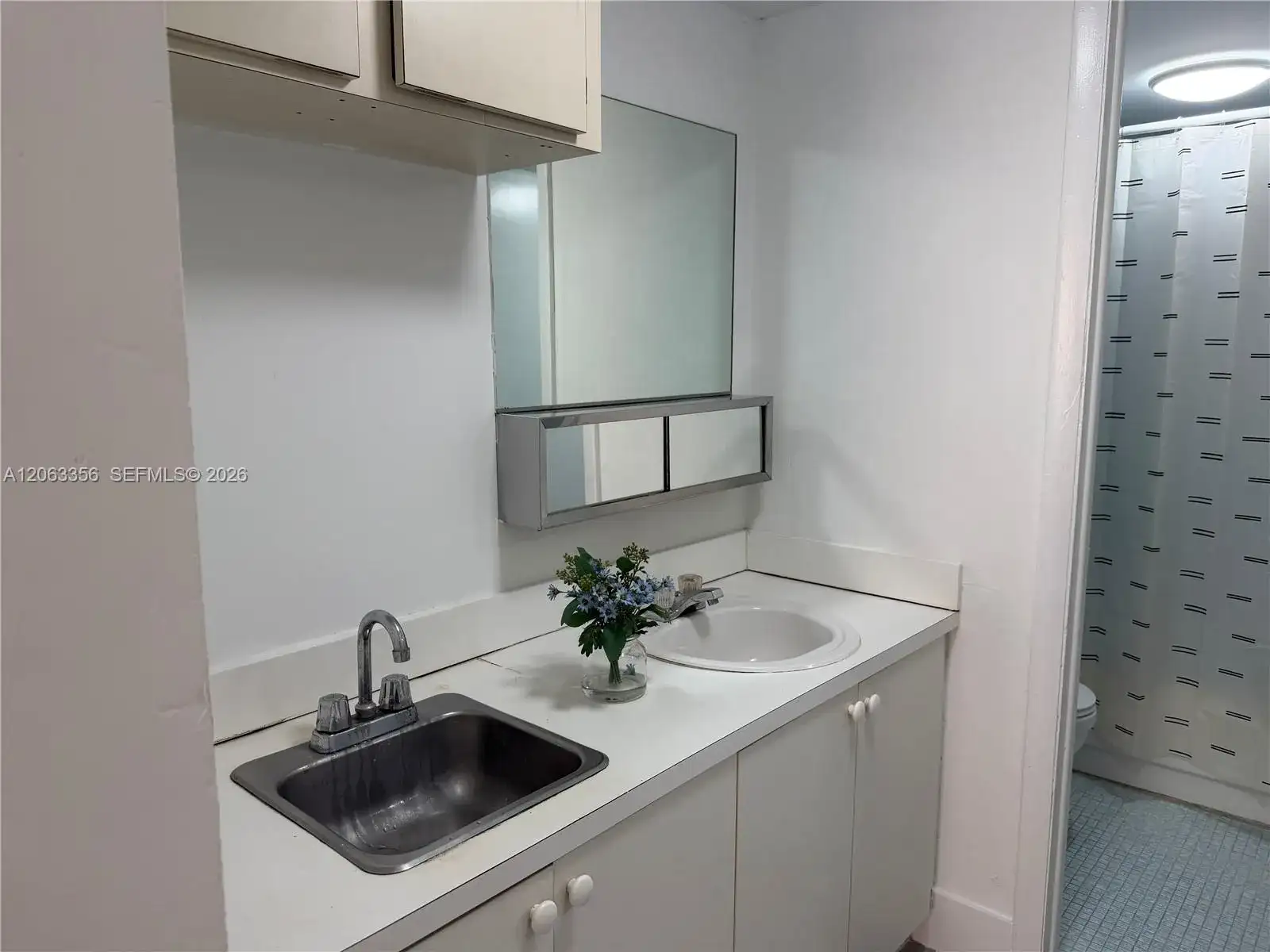 6980 NW 186th St # 423A, Hialeah FL 33015 photo 2