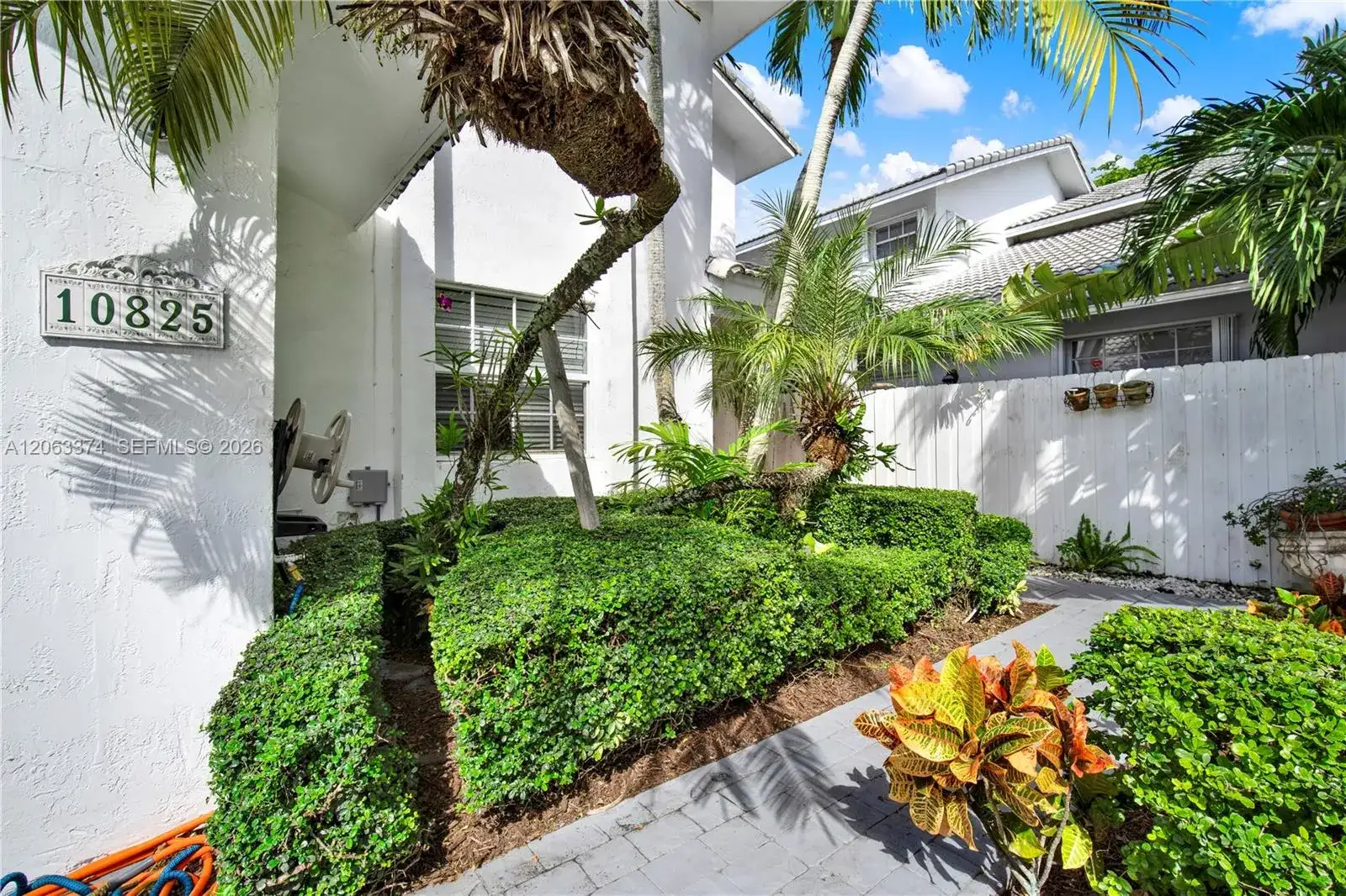 10825 SW 91st Ln, Miami FL 33176 photo 2