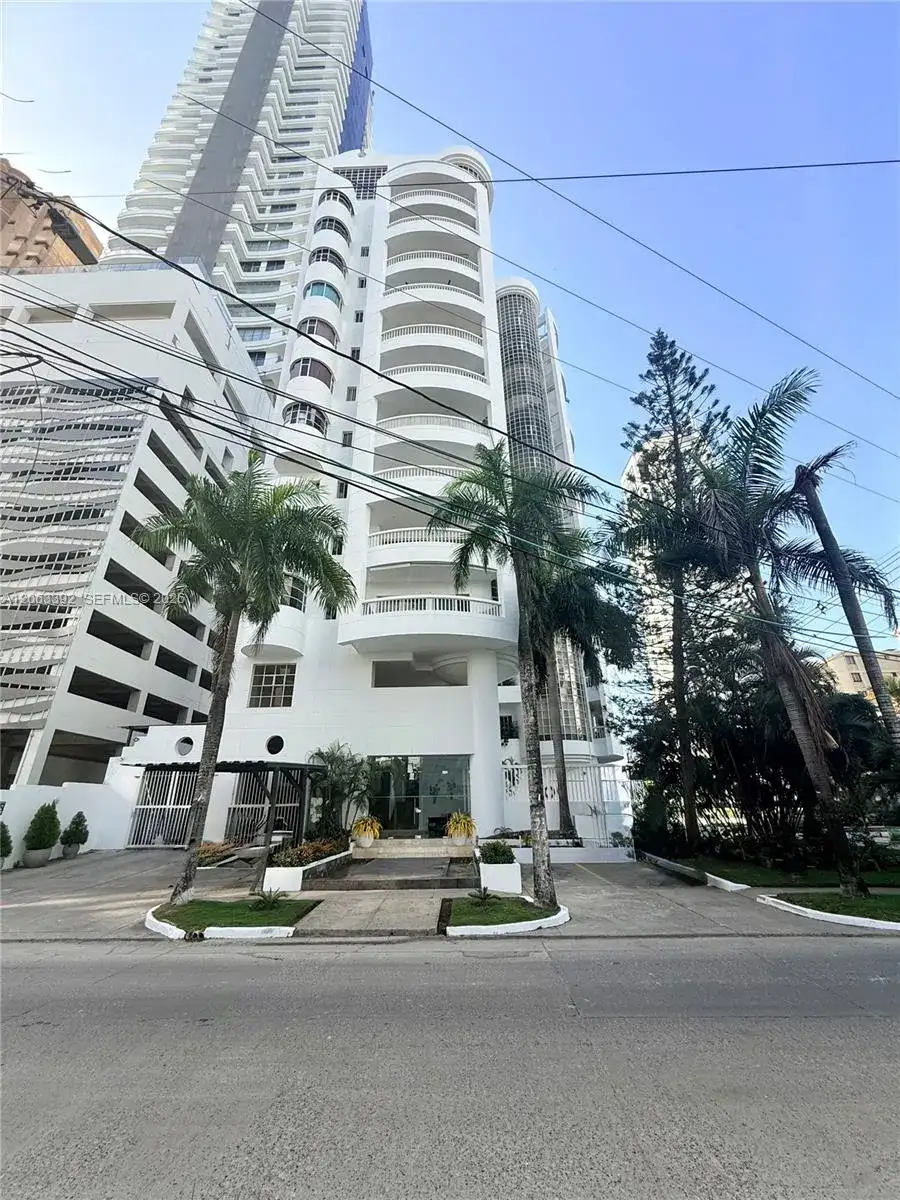 Carrera 4 No. 8-14 Bocagrande # A, FL photo 2