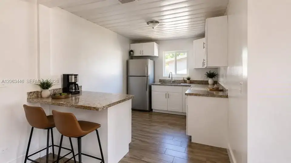 670 NE 166th St, Miami FL 33162 photo 5